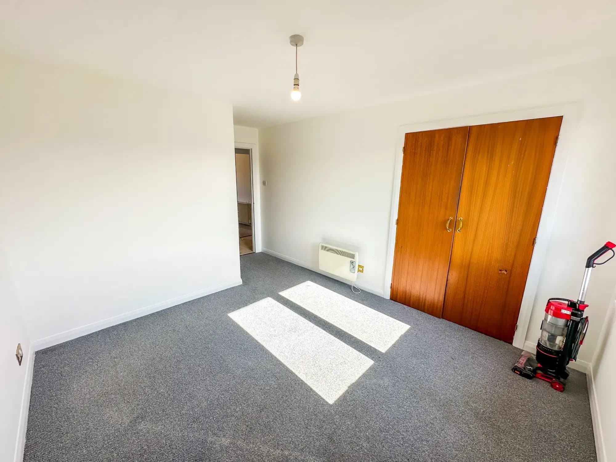 property photo 11 of 23