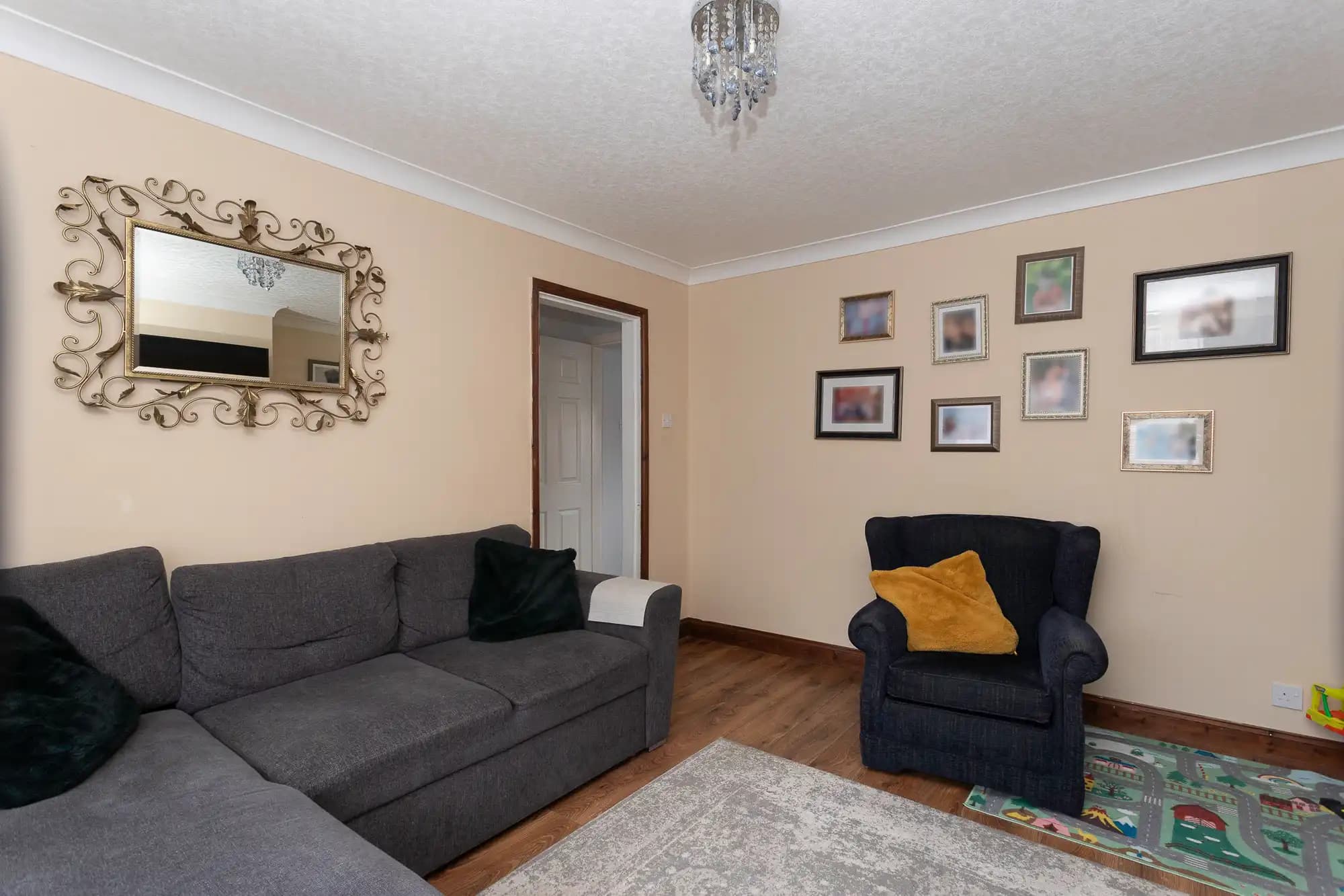 property photo 4 of 17