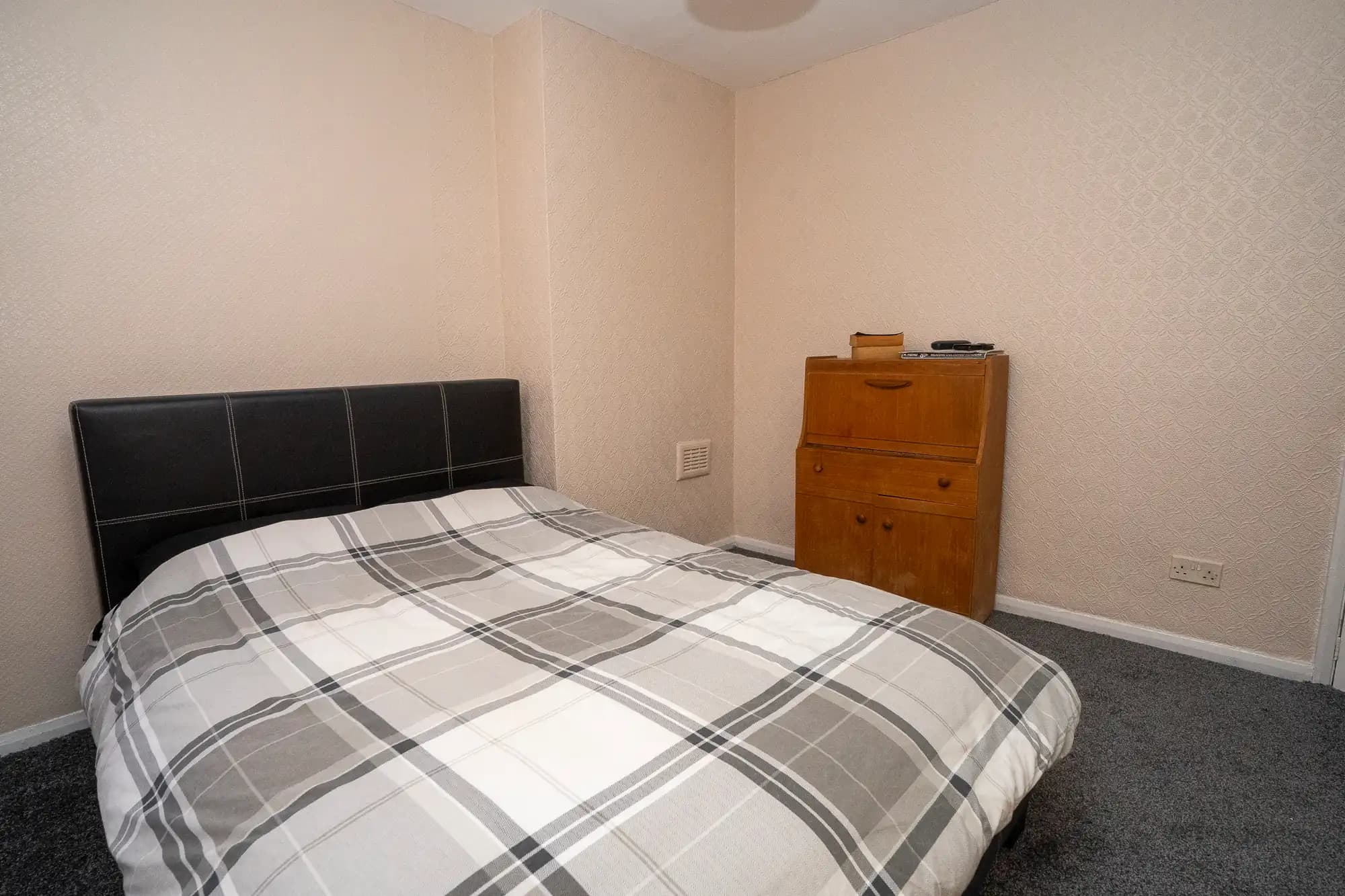 property photo 19 of 28