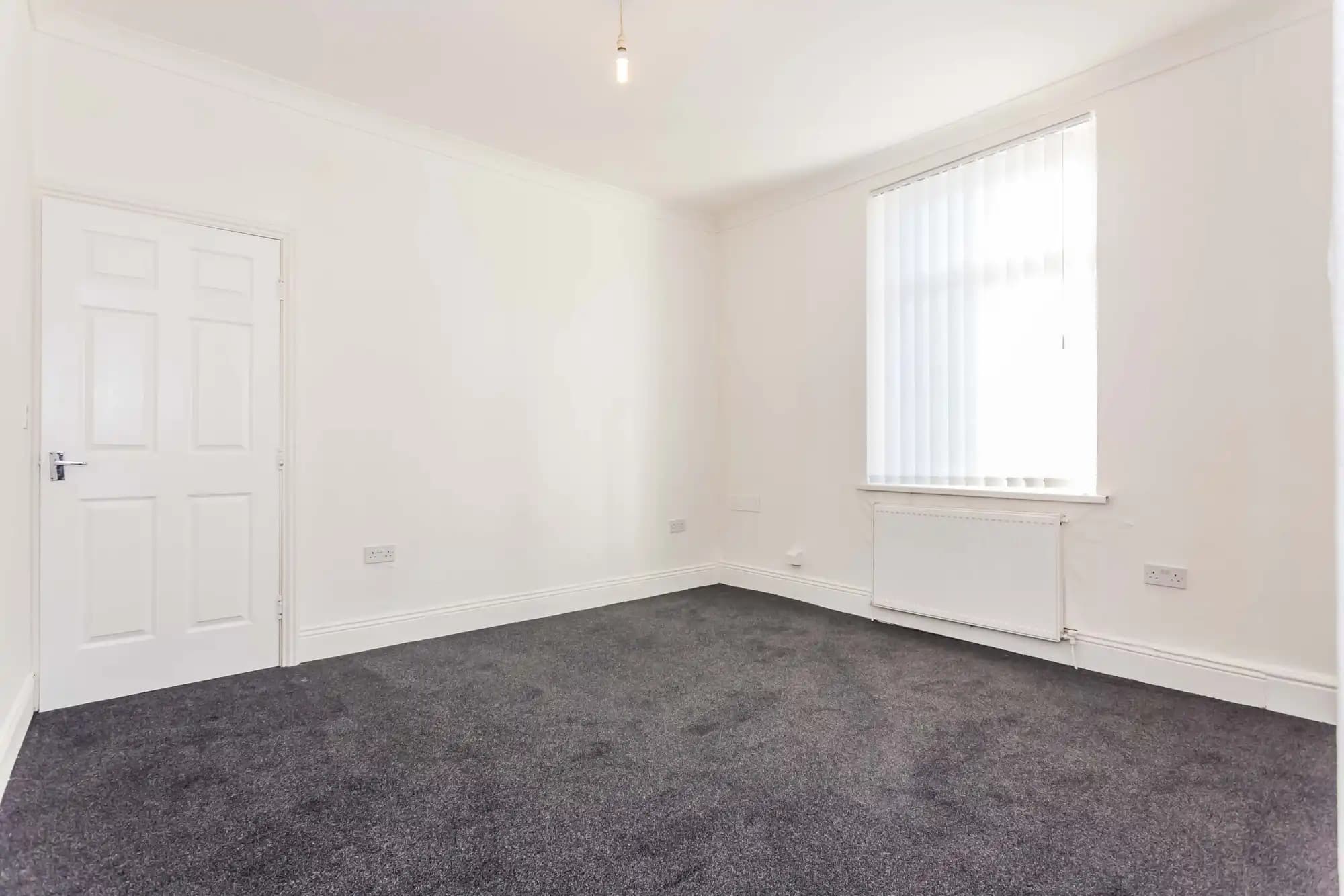 property photo 8 of 18
