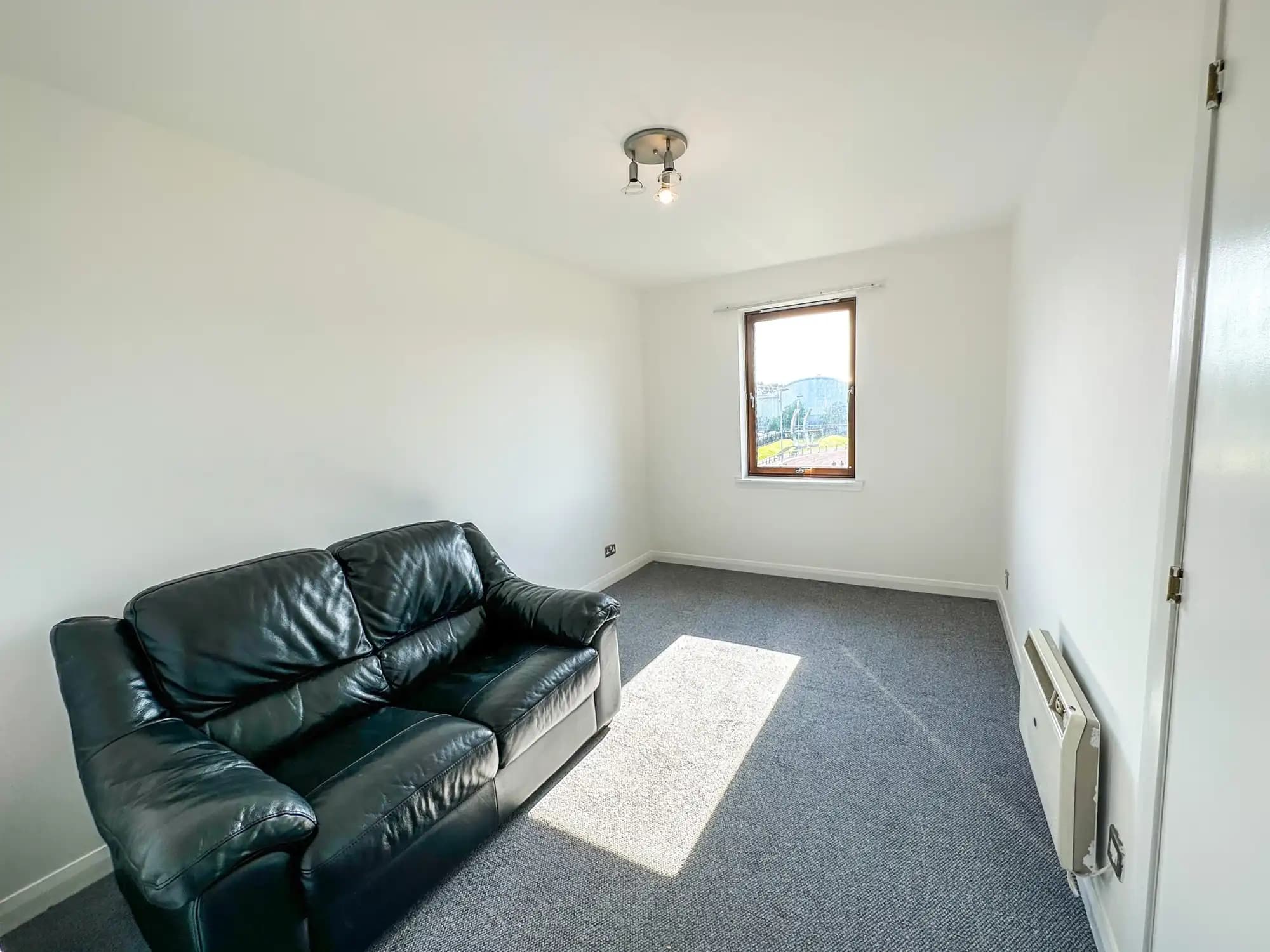 property photo 9 of 23