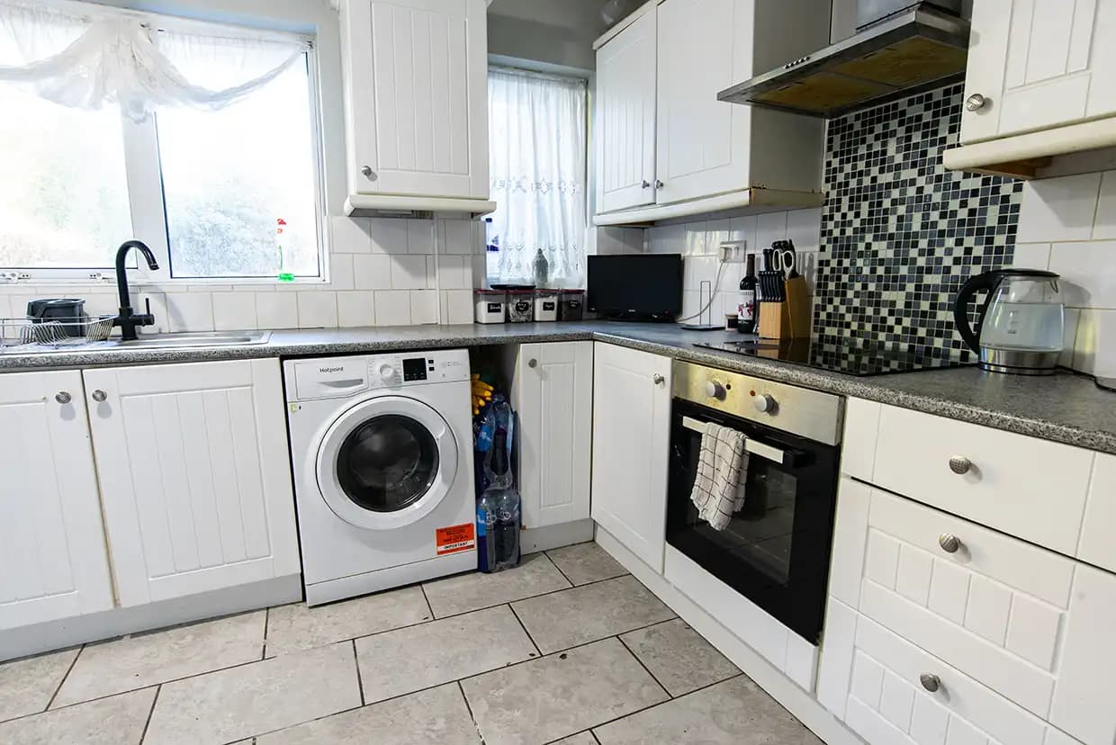 property photo 10 of 19