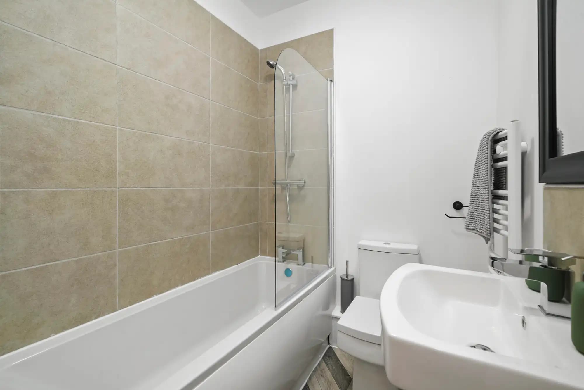 property photo 23 of 128