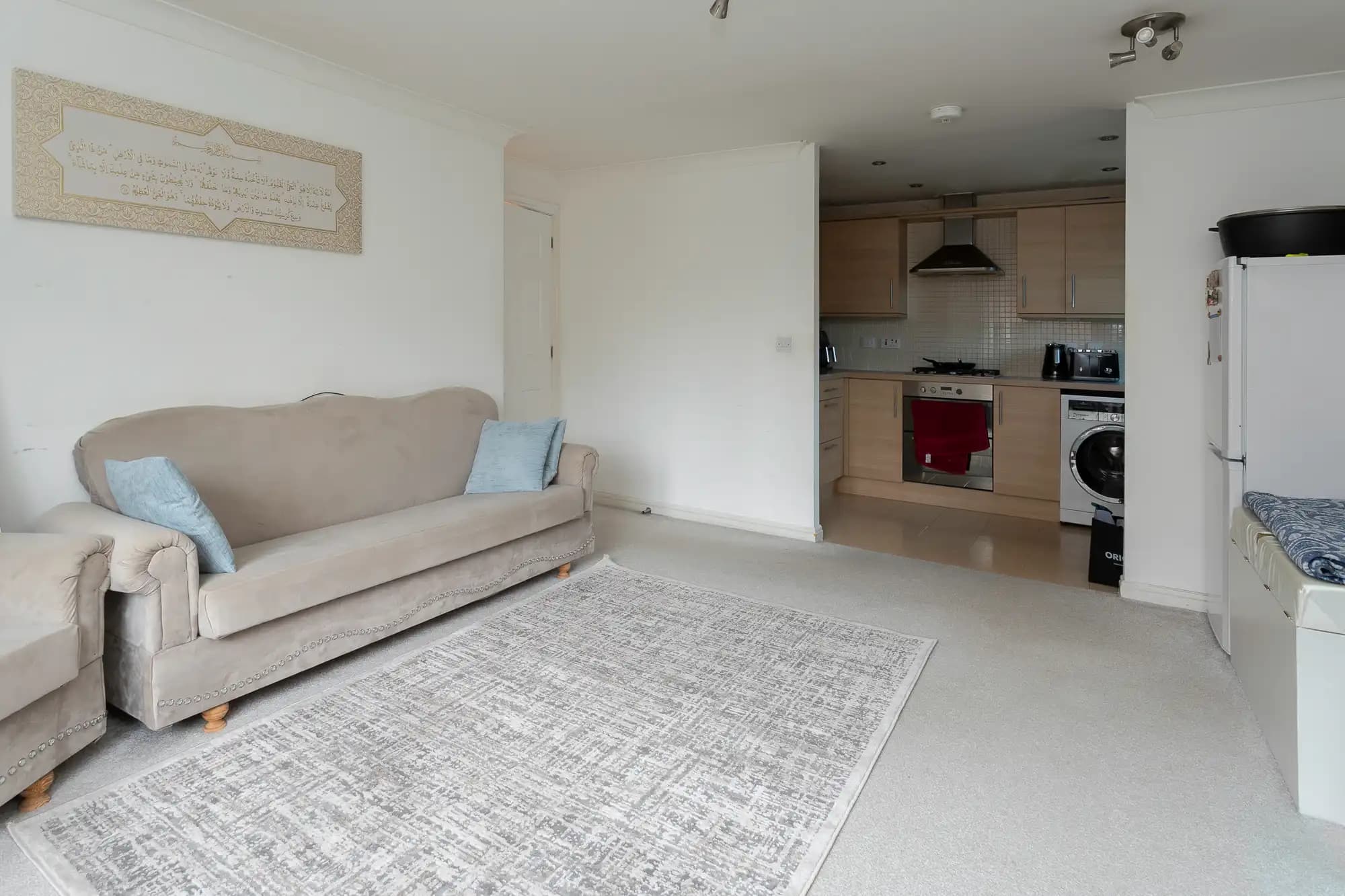 property photo 6 of 17
