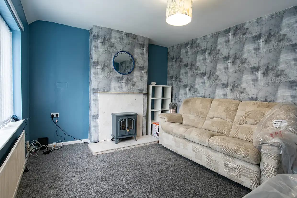property photo 5 of 12