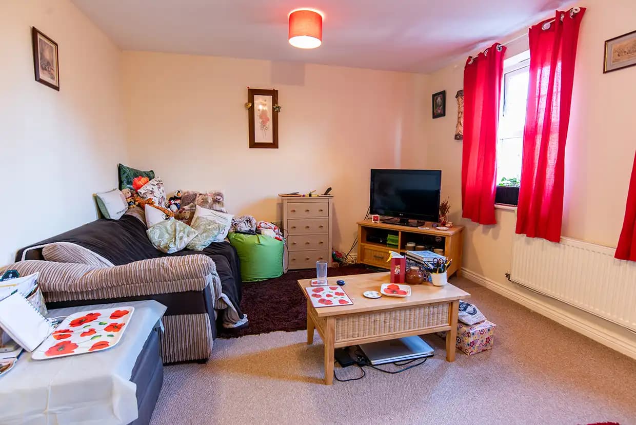 property photo 5 of 16