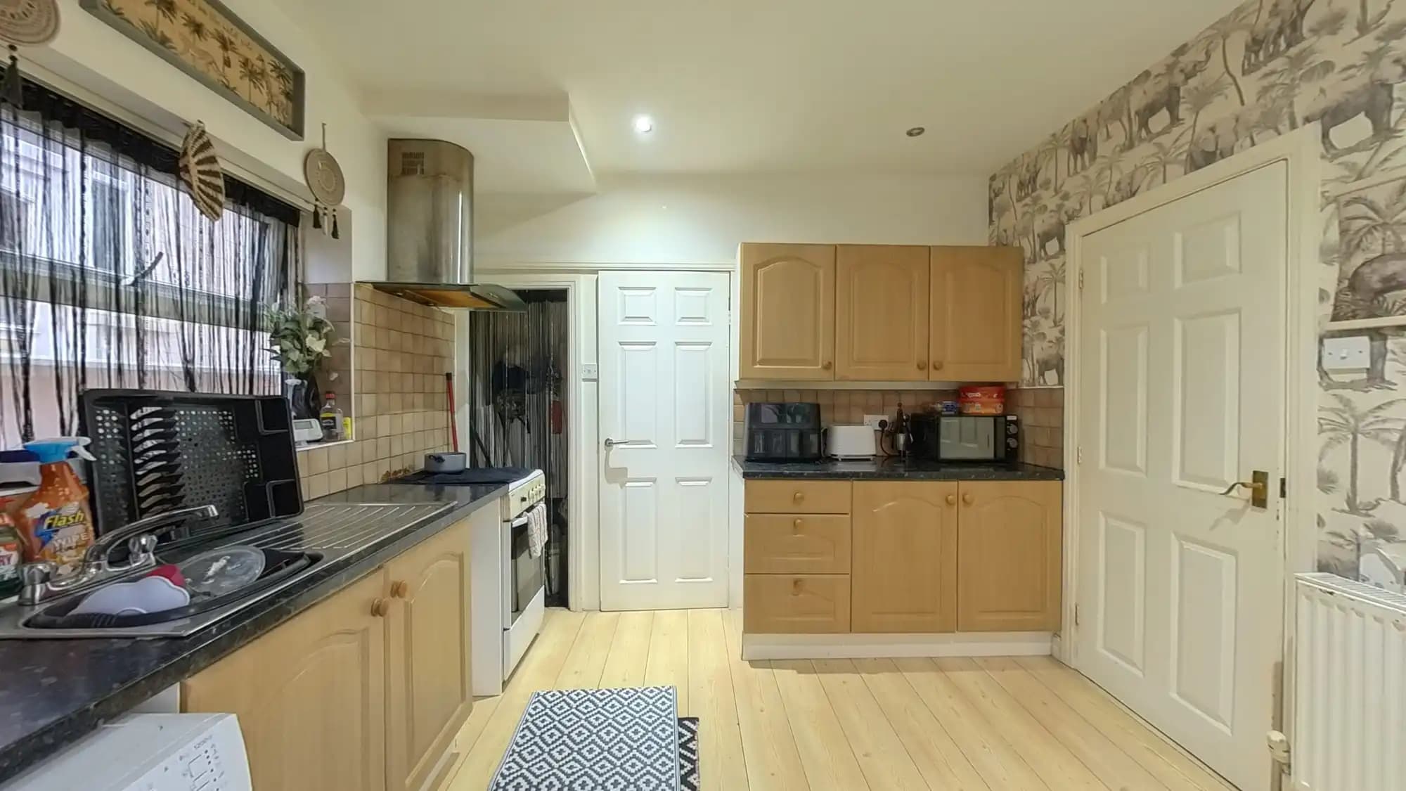 property photo 6 of 13