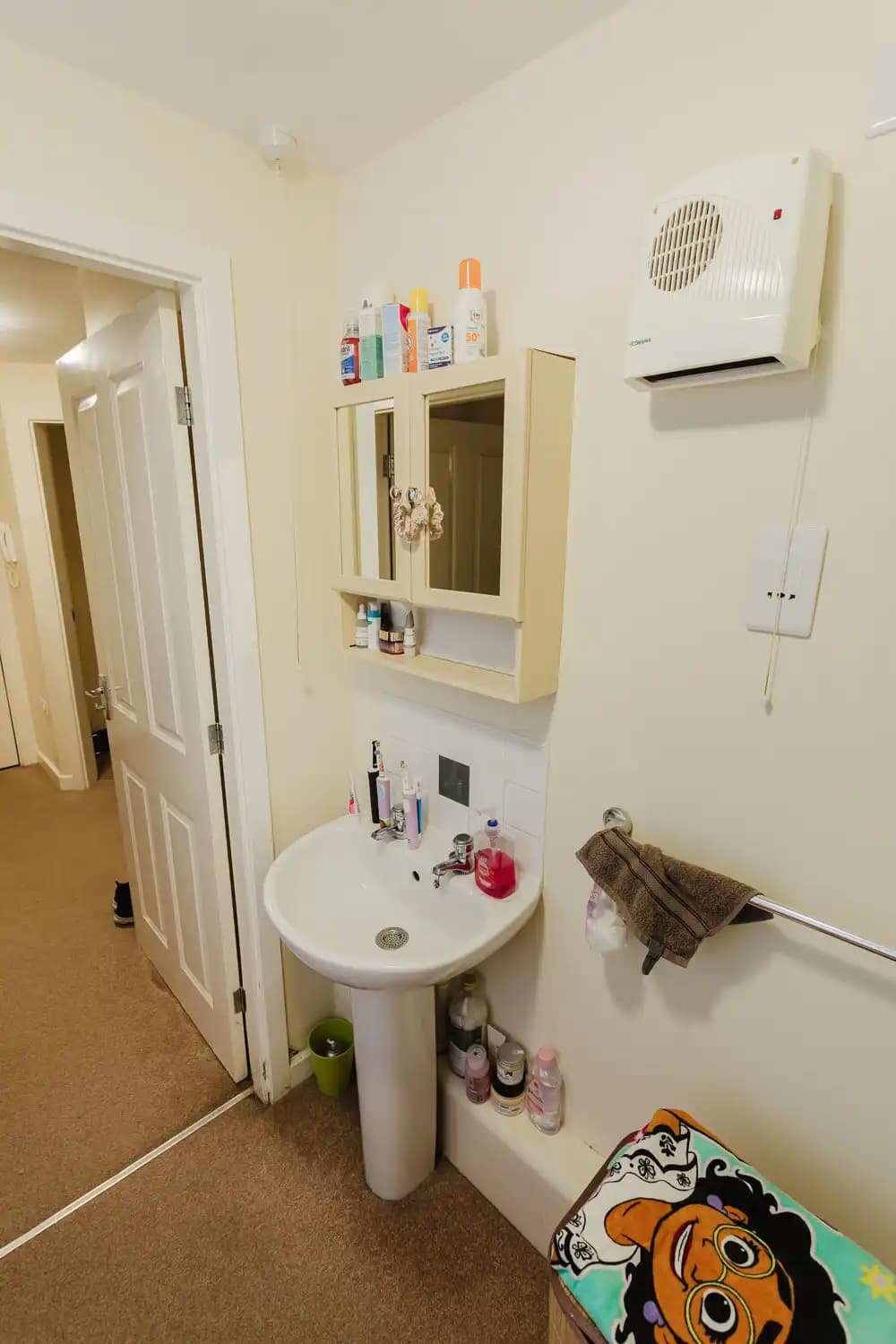 property photo 5 of 17