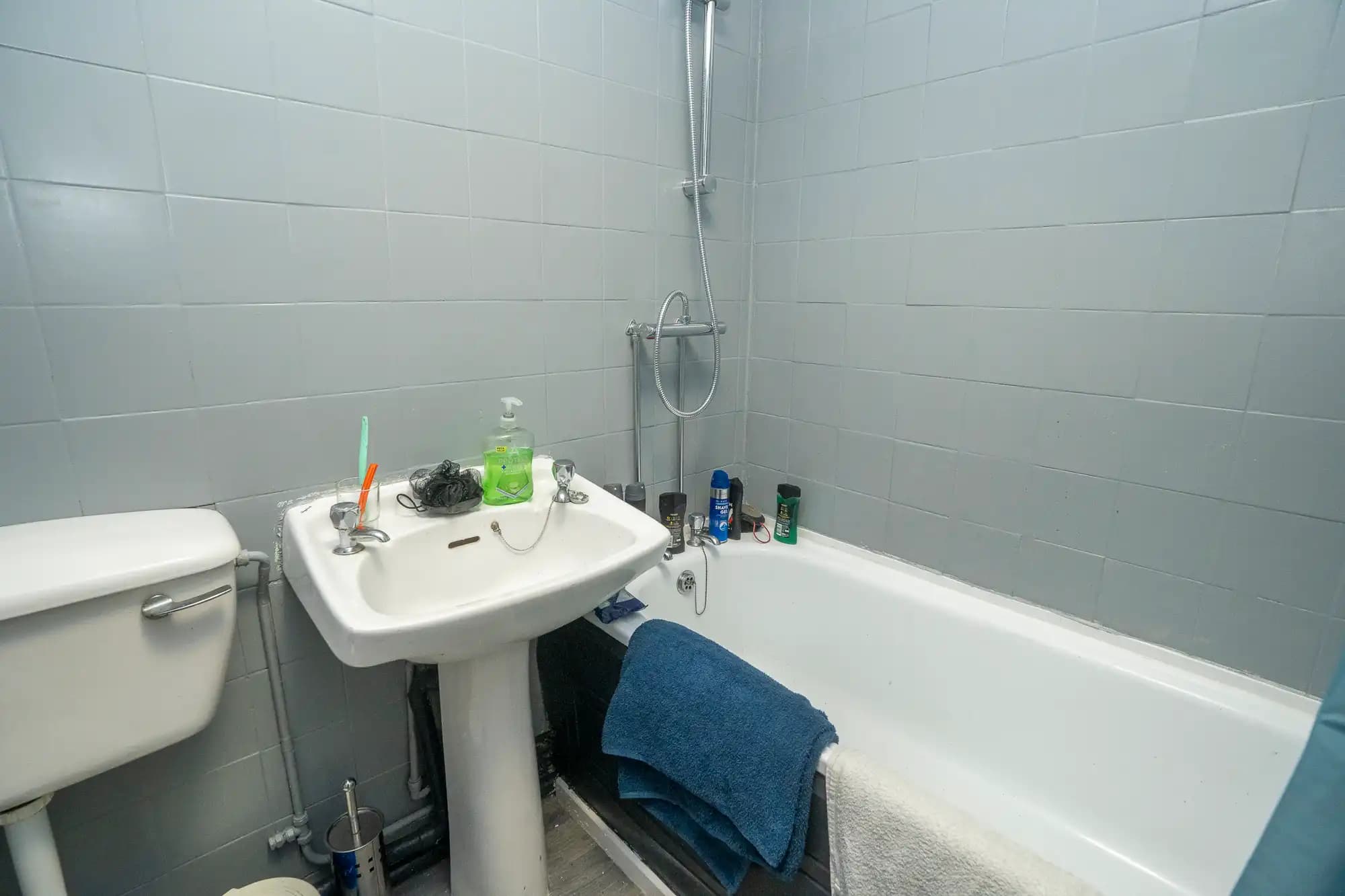 property photo 3 of 28