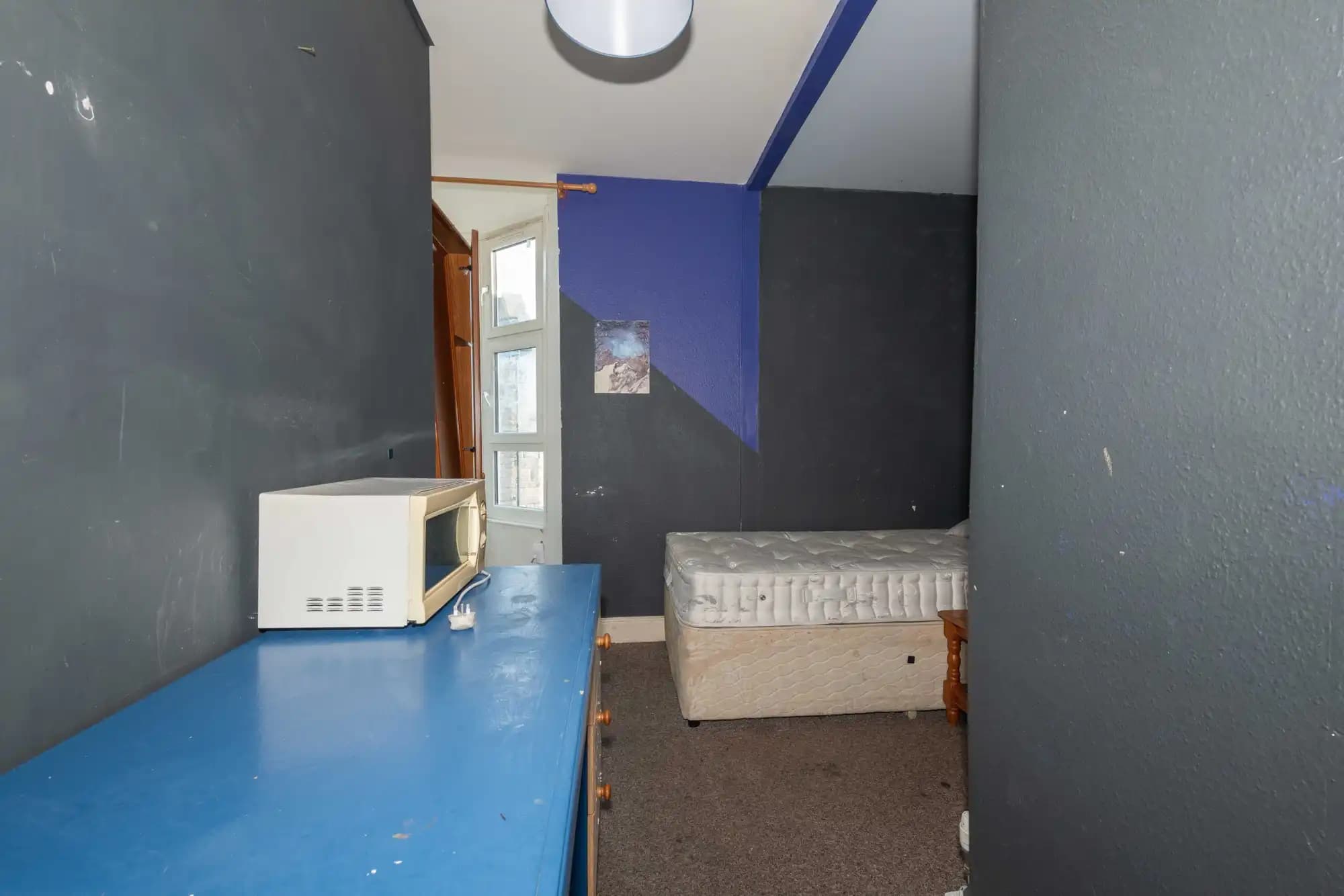 property photo 9 of 21
