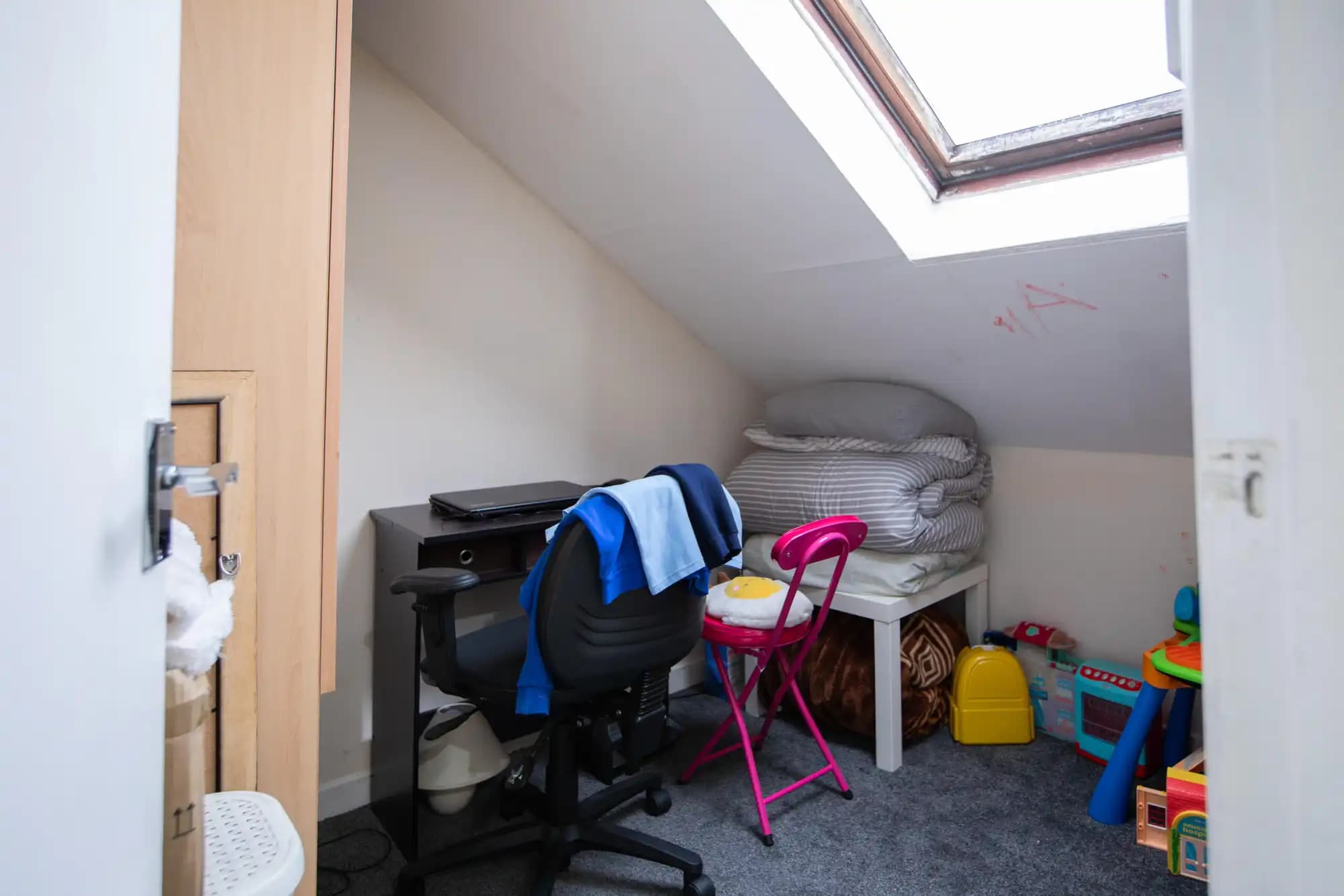 property photo 9 of 18