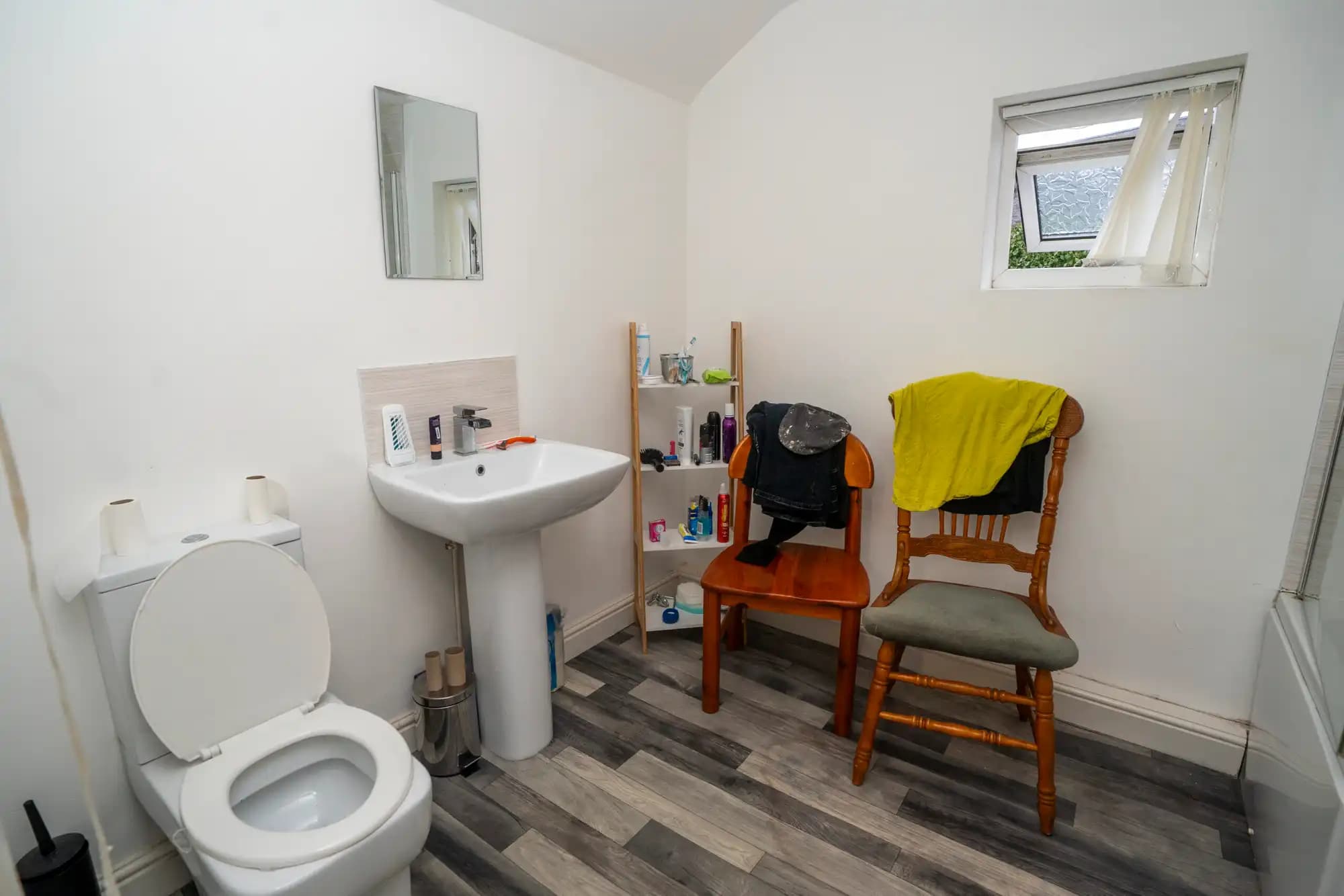 property photo 9 of 12