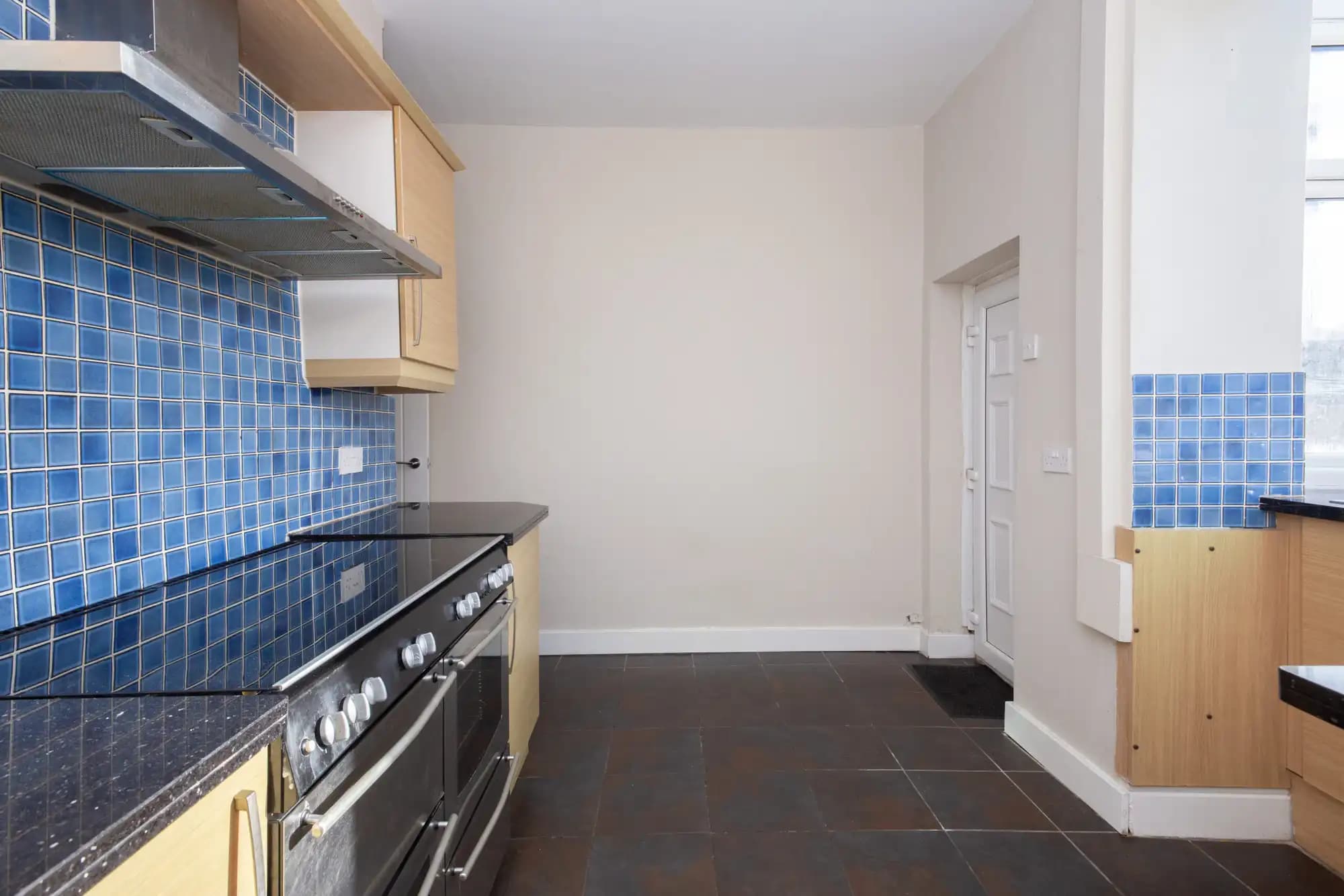 property photo 13 of 23
