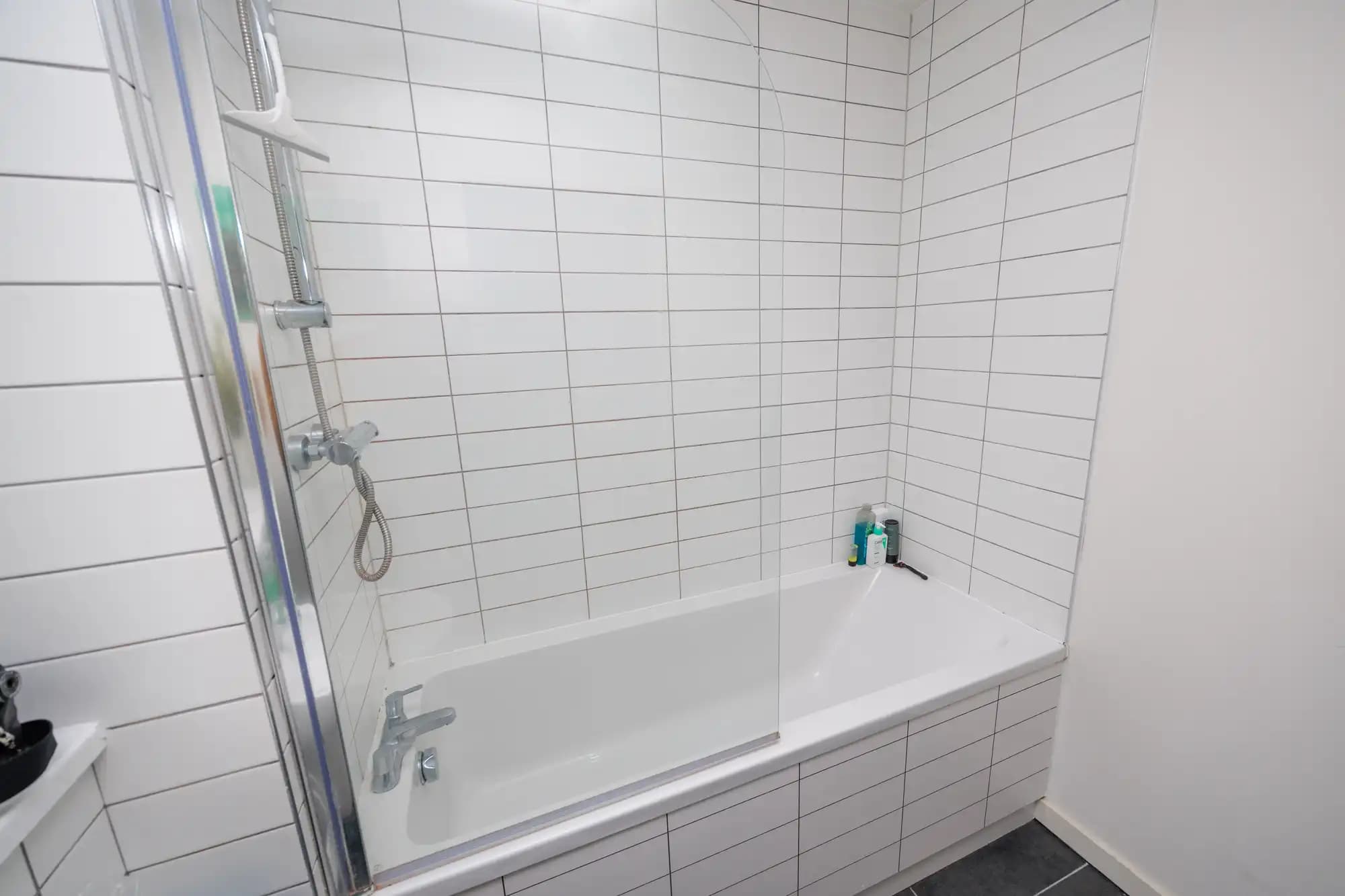 property photo 11 of 27