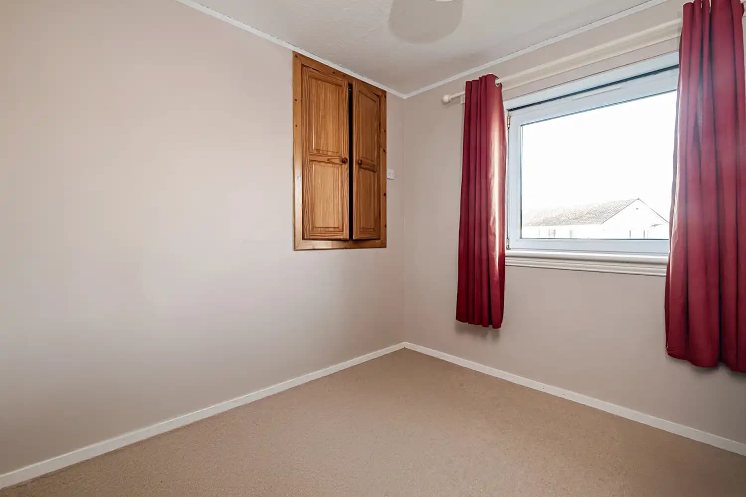 property photo 12 of 19