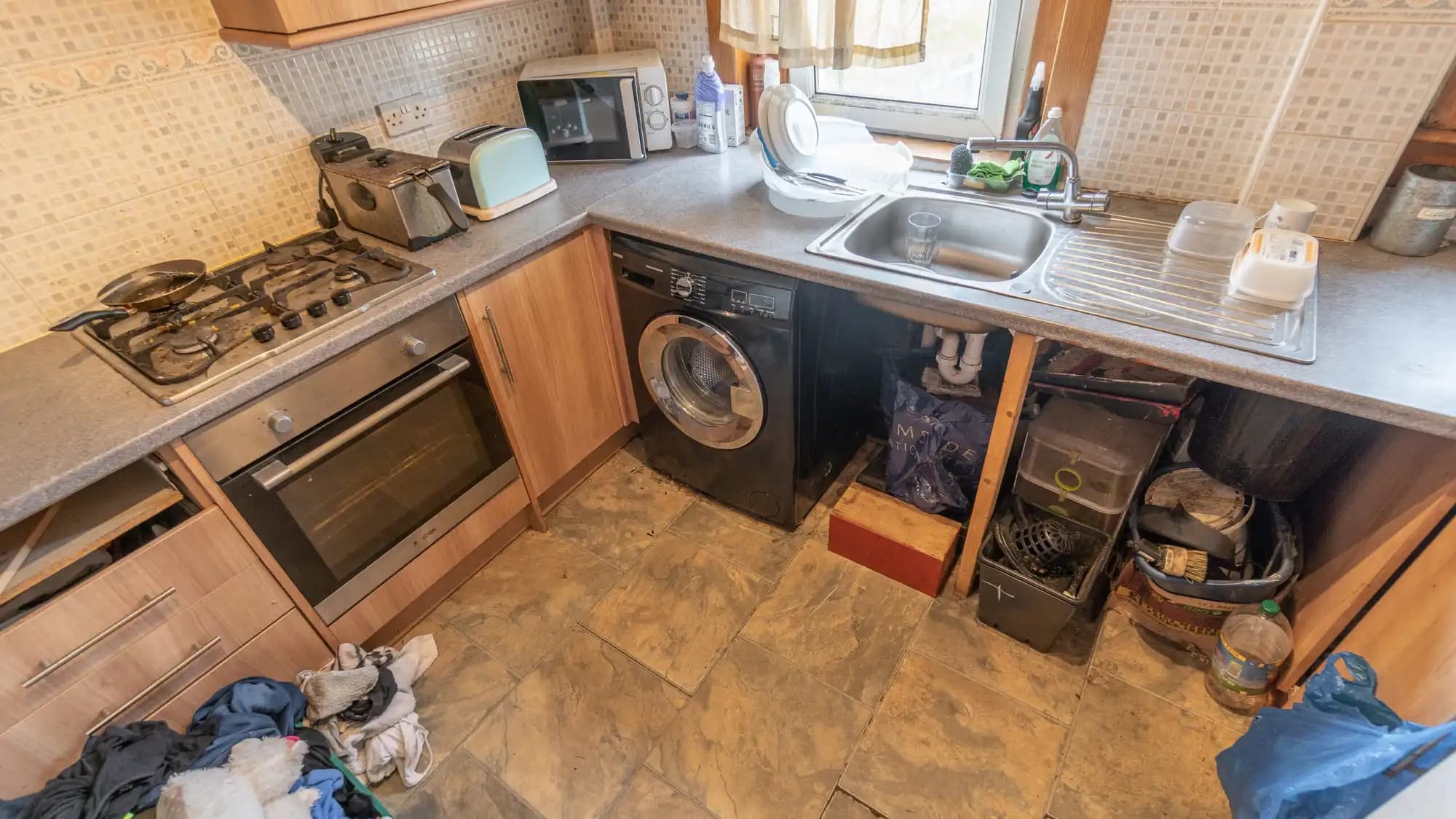 property photo 6 of 18
