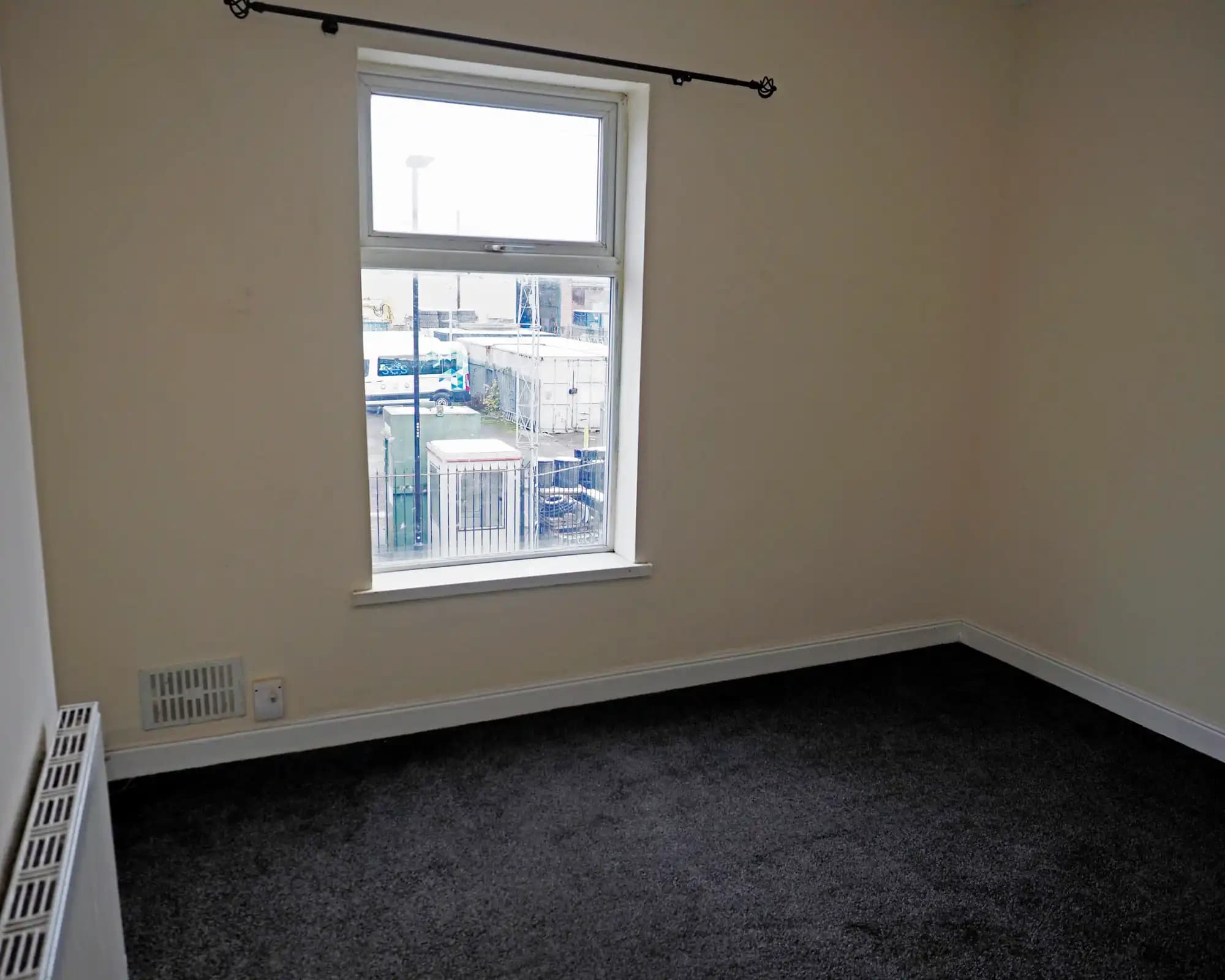 property photo 6 of 20