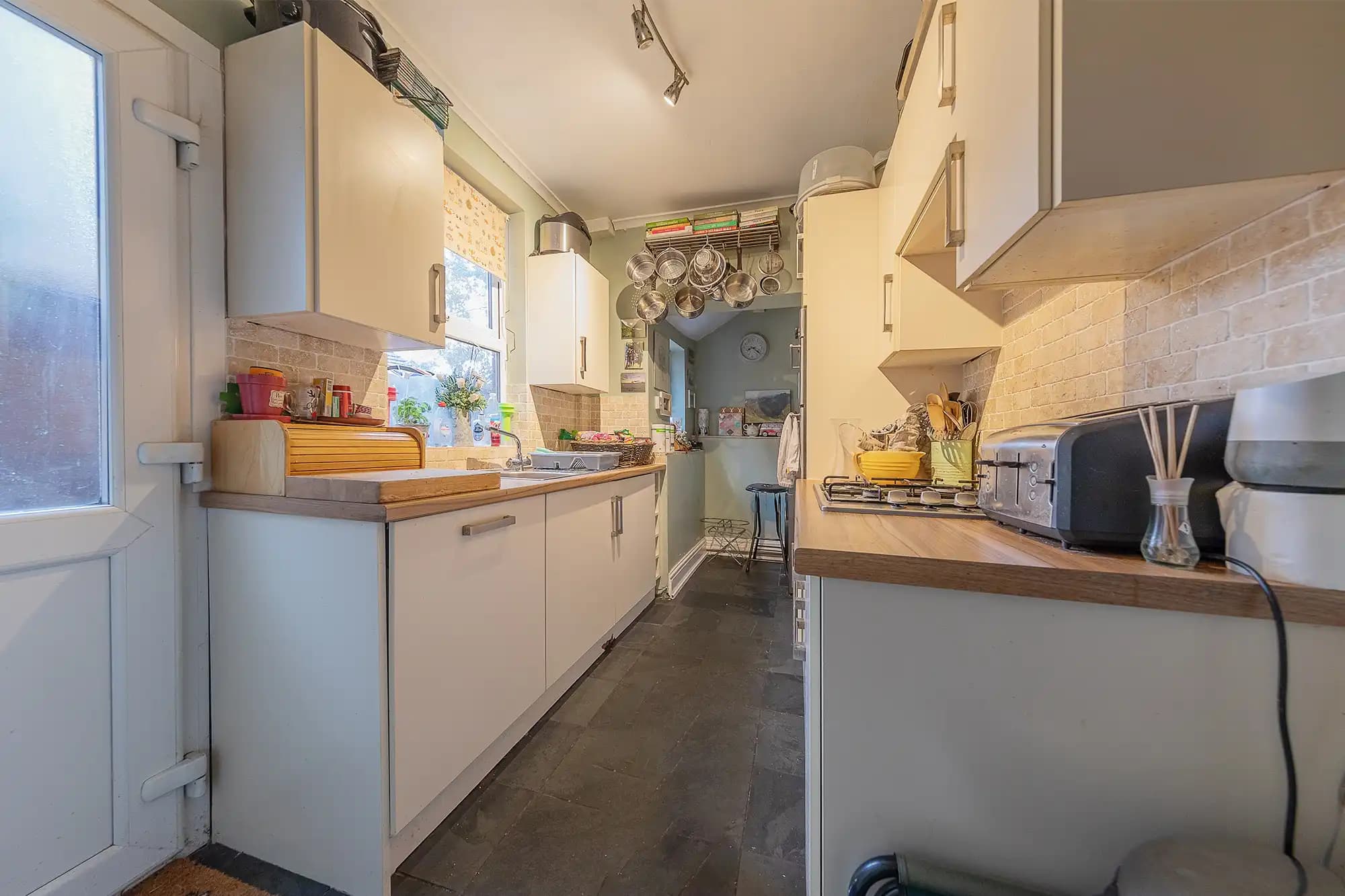 property photo 6 of 16