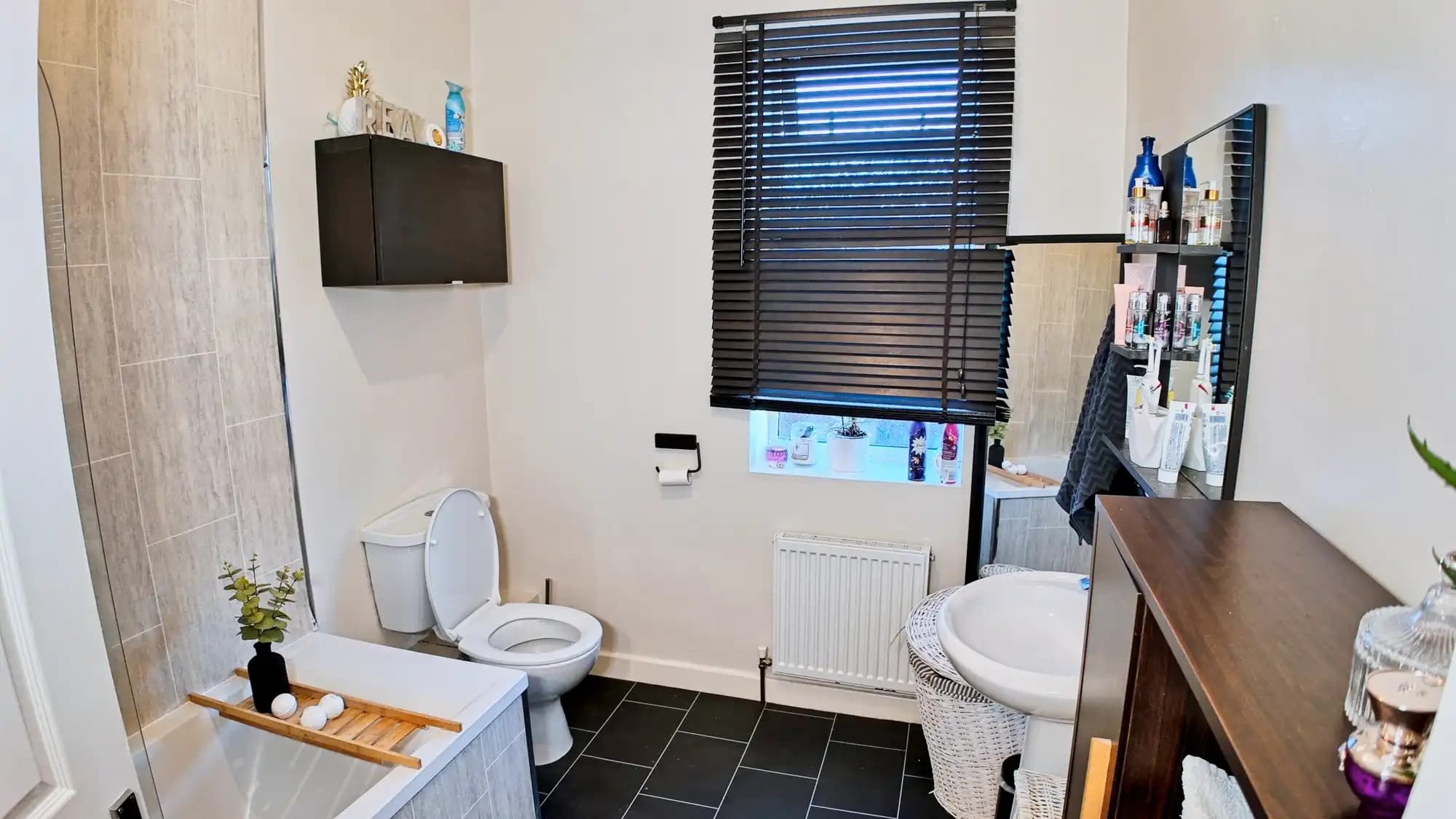 property photo 8 of 15