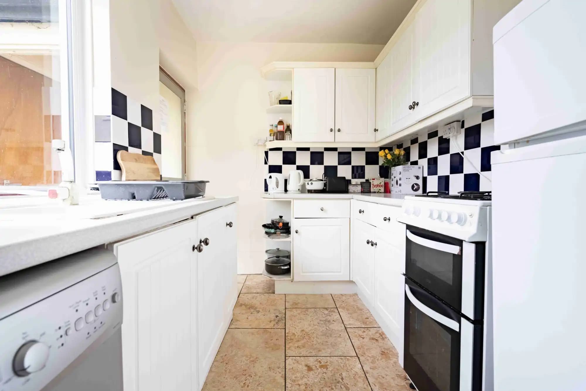 property photo 4 of 19