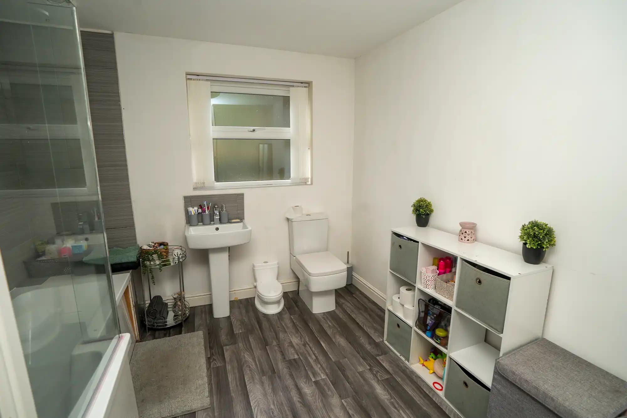property photo 8 of 13