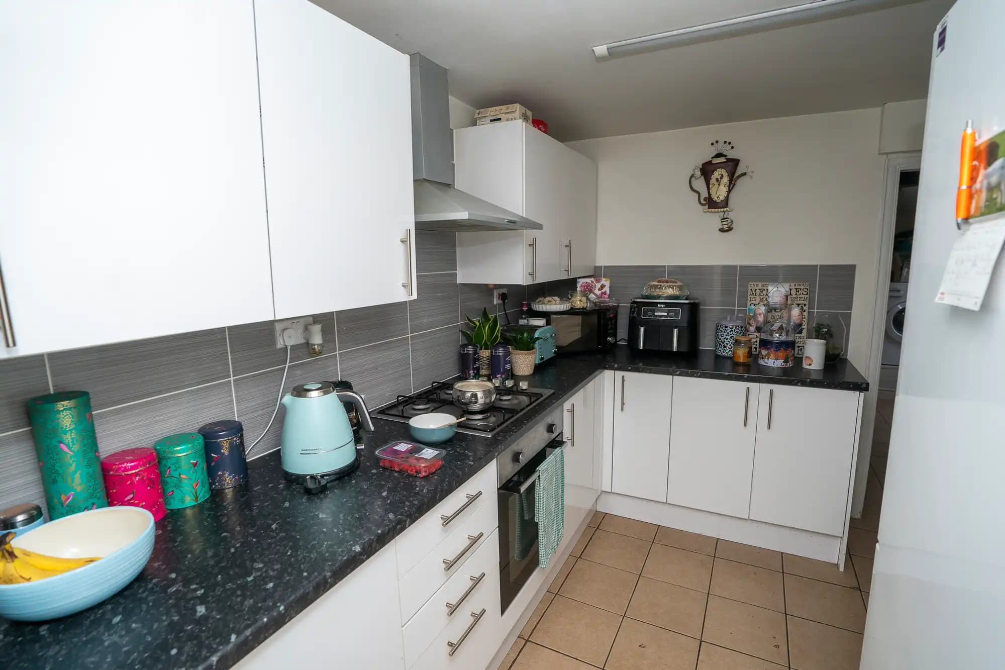 property photo 8 of 15