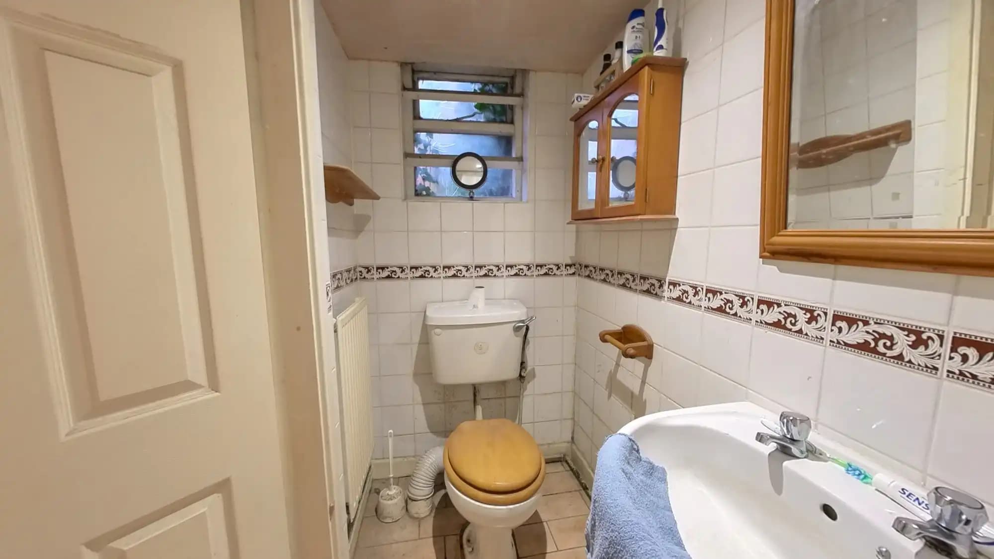 property photo 14 of 28