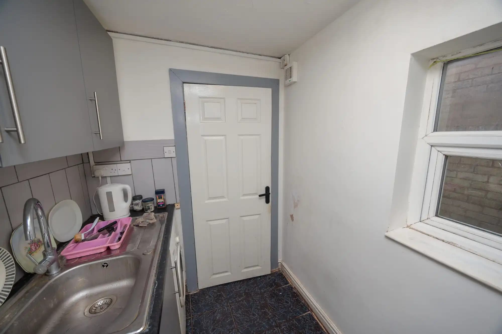 property photo 11 of 22