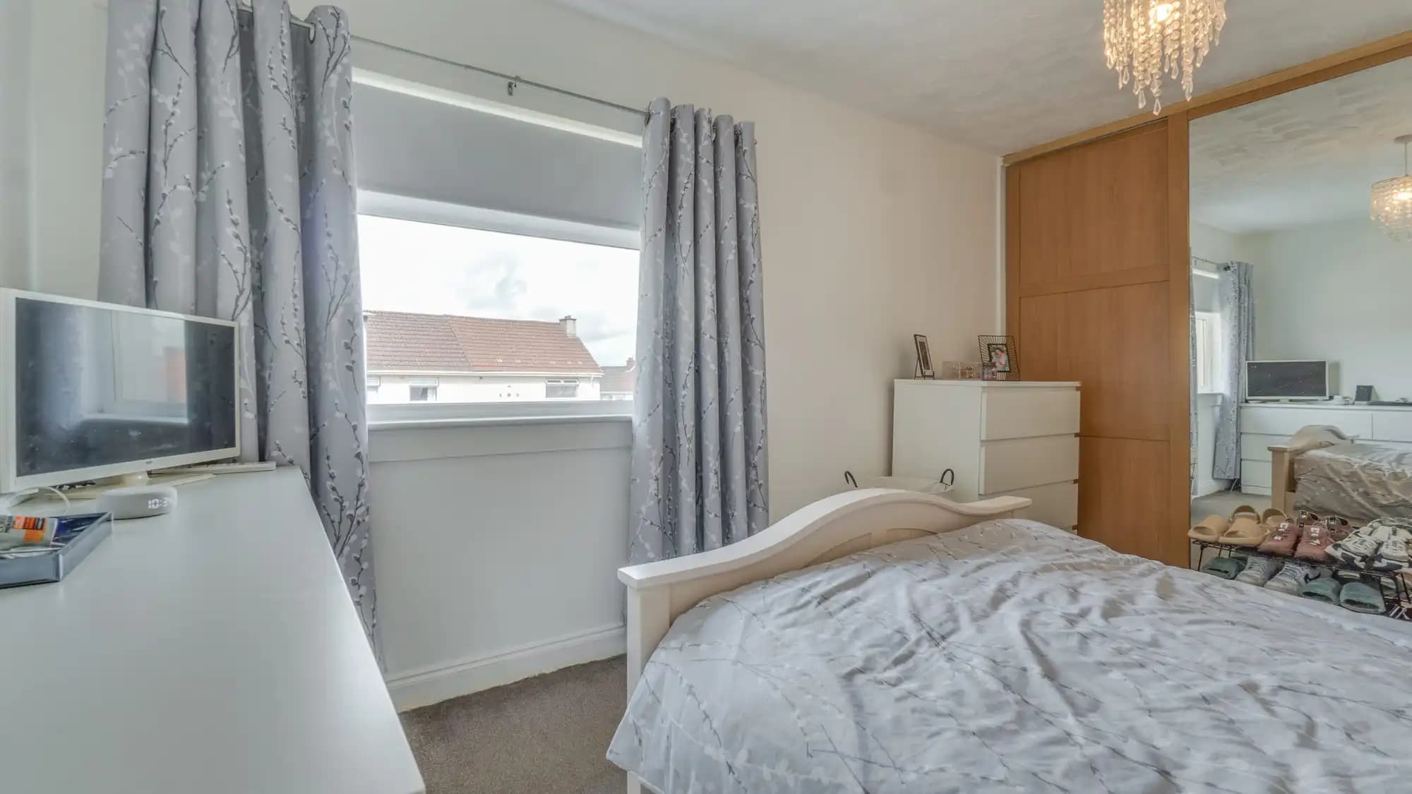 property photo 11 of 32