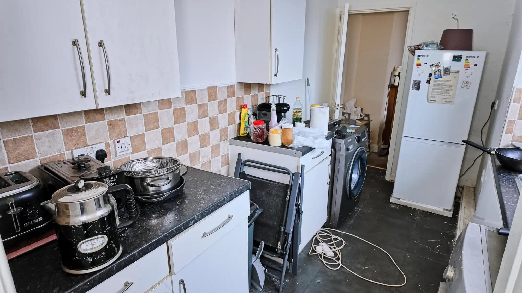 property photo 5 of 10