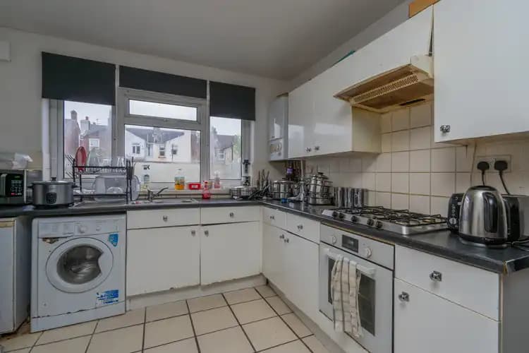 property photo 10 of 19