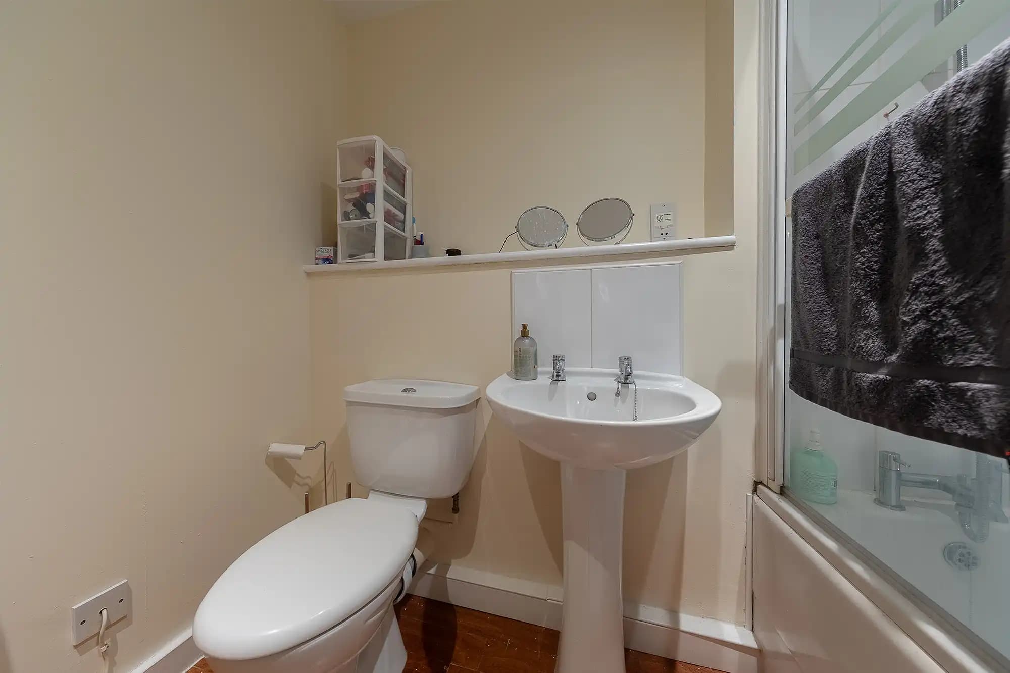property photo 9 of 15