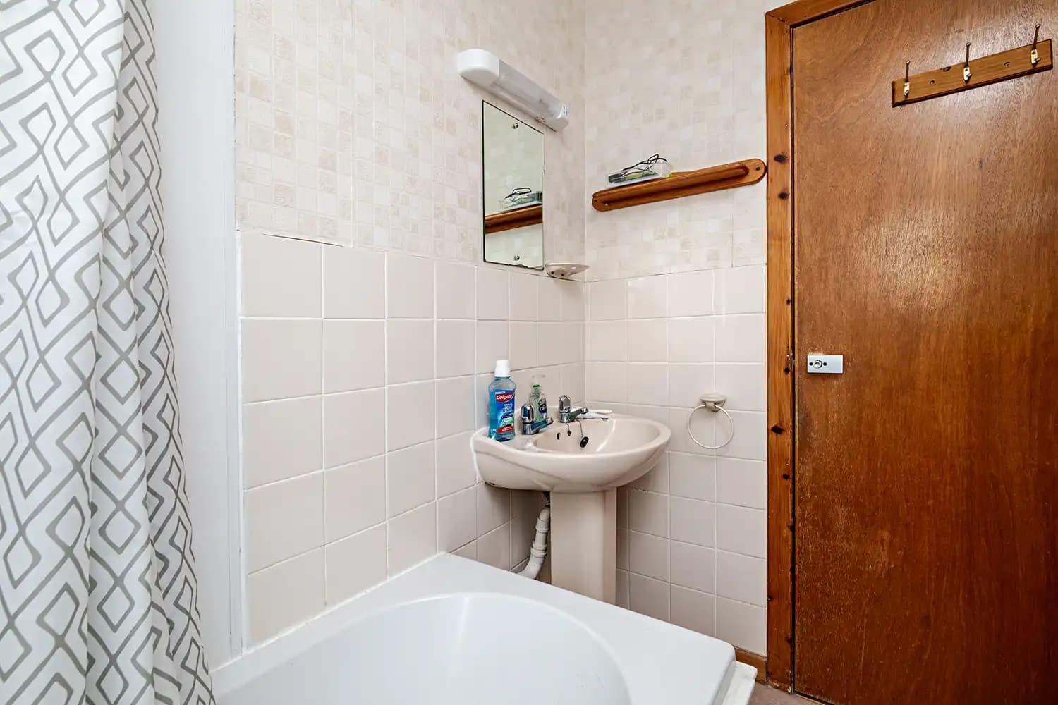 property photo 16 of 19