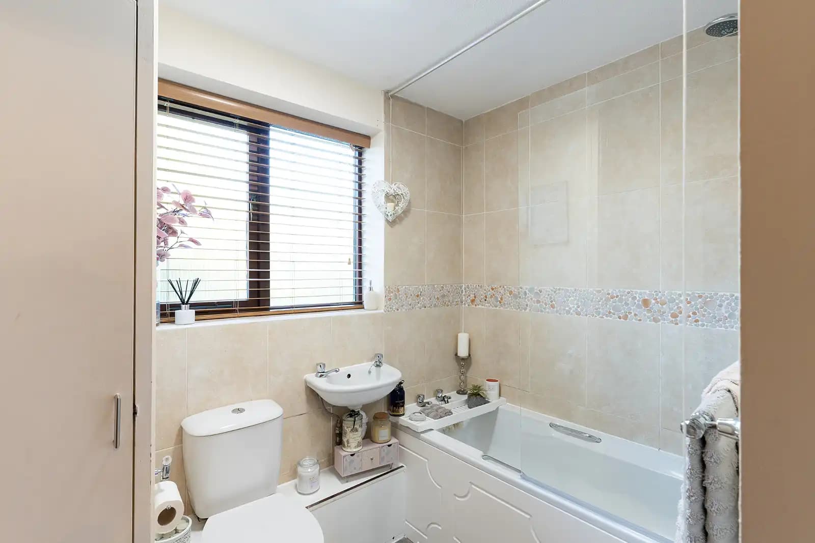 property photo 9 of 19