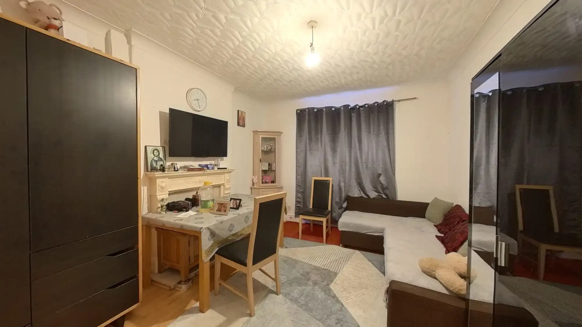 property photo 5 of 21