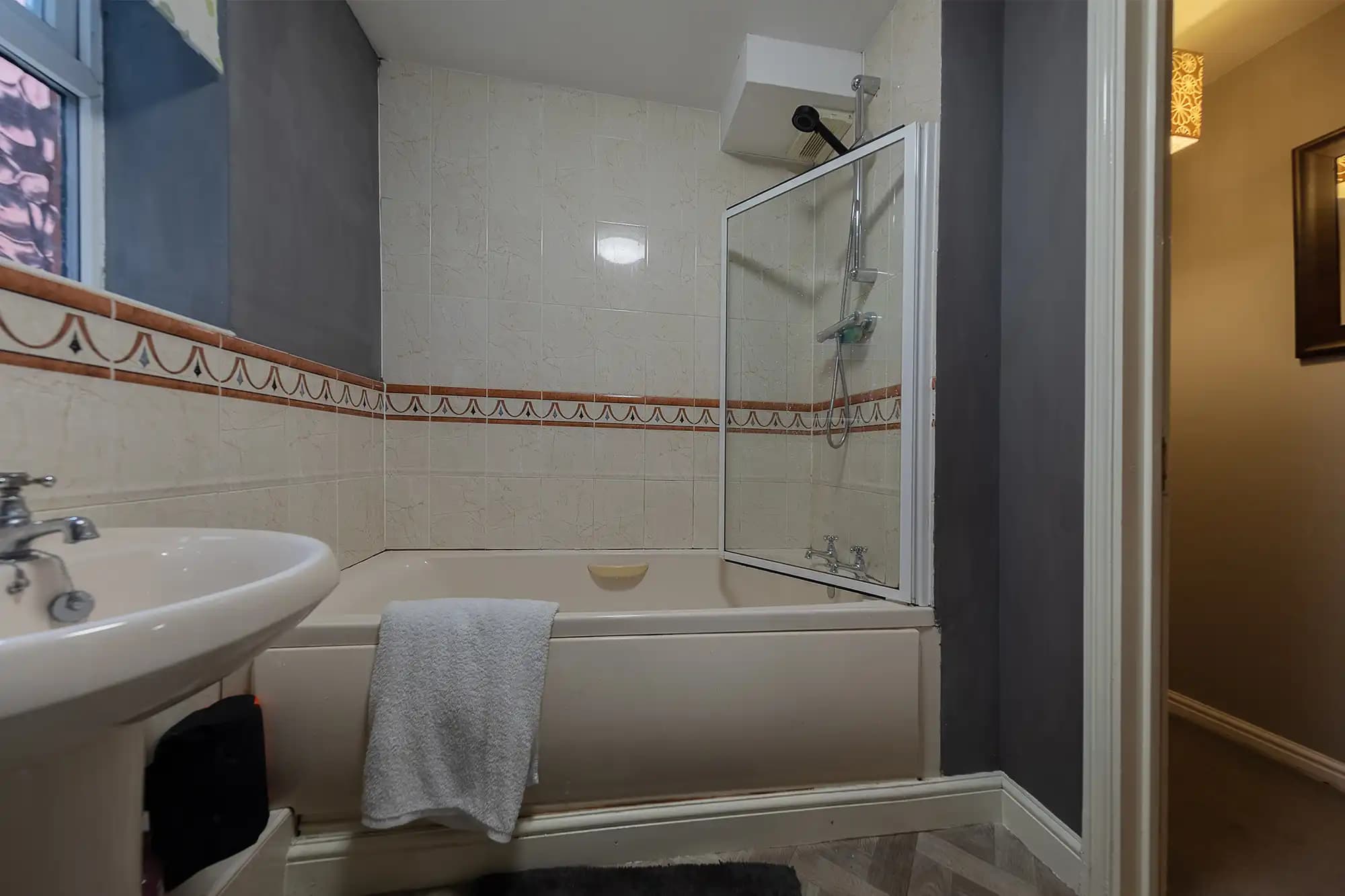 property photo 6 of 19