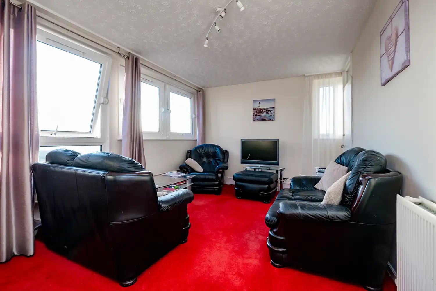 property photo 7 of 18