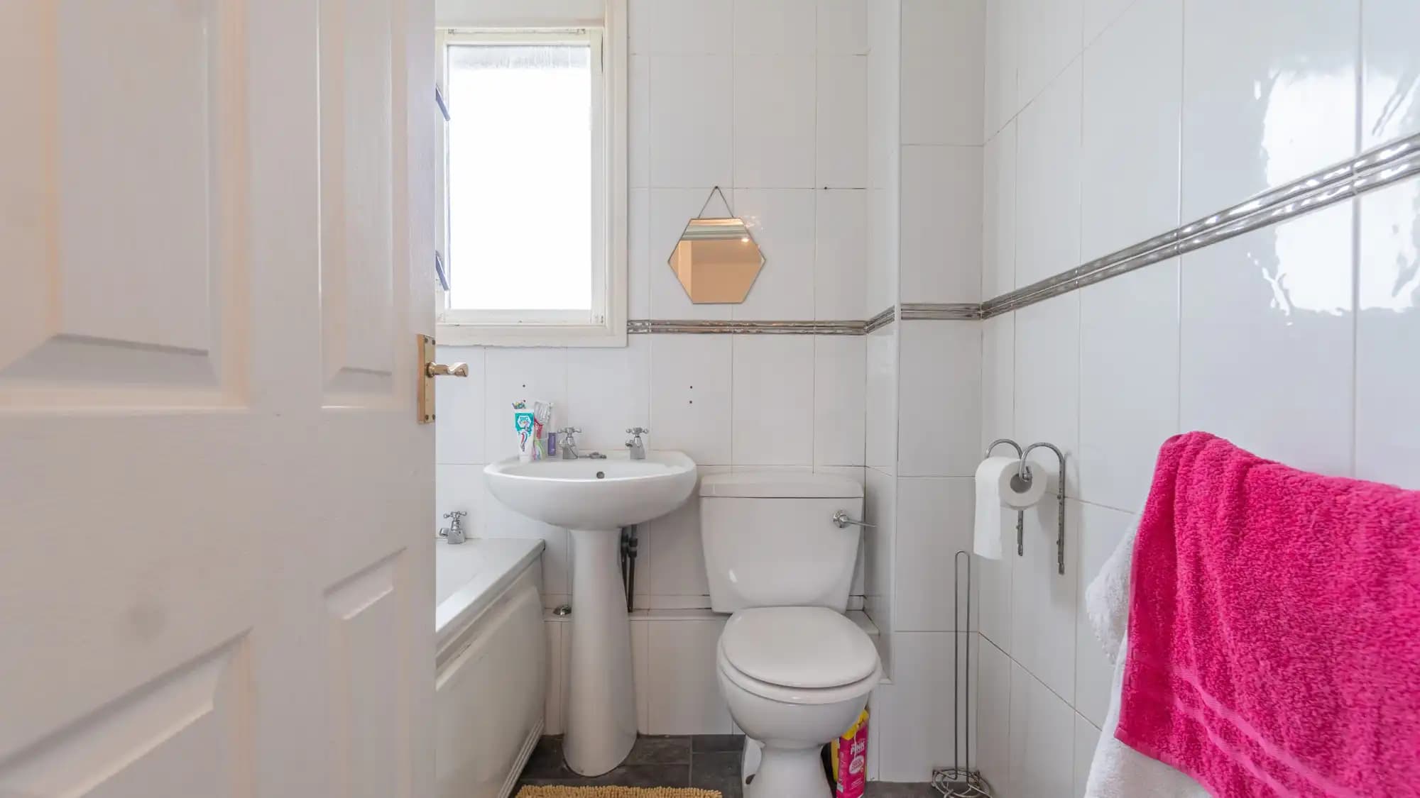 property photo 11 of 24
