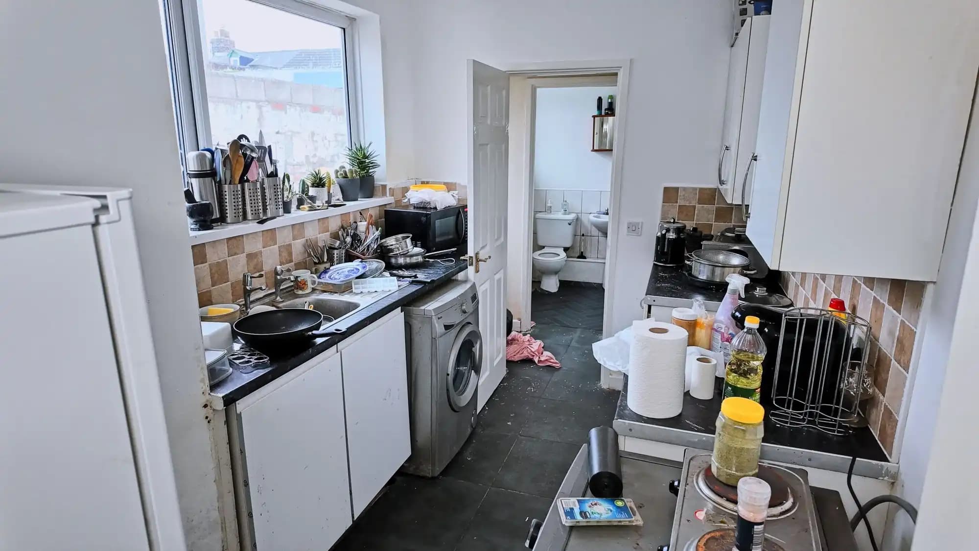 property photo 6 of 10