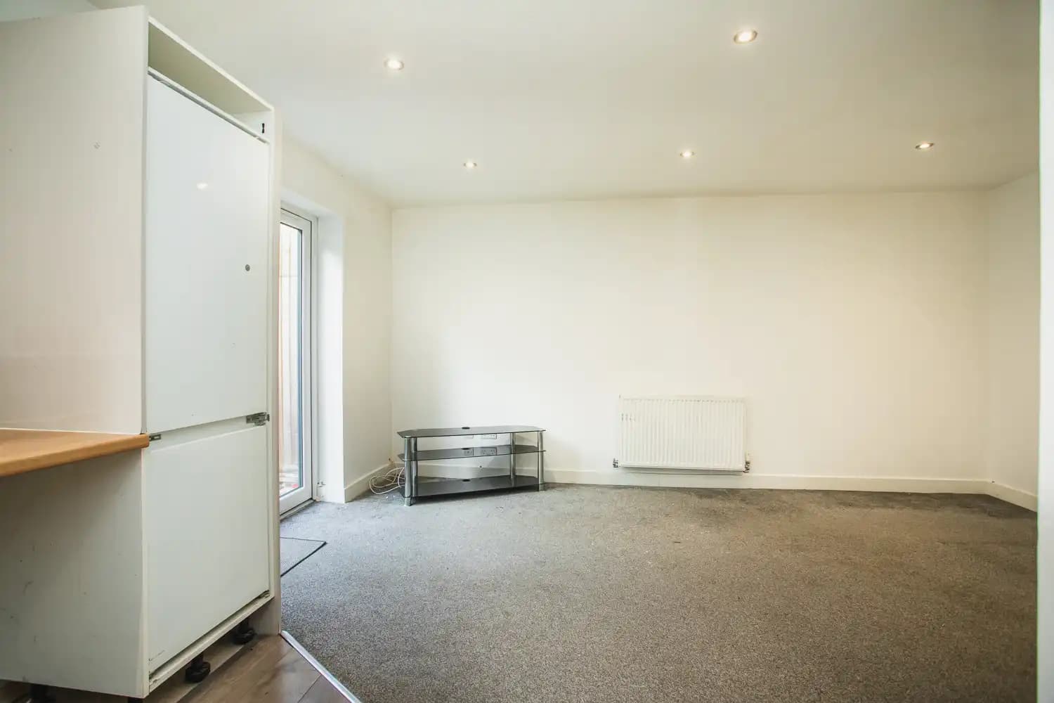 property photo 6 of 15