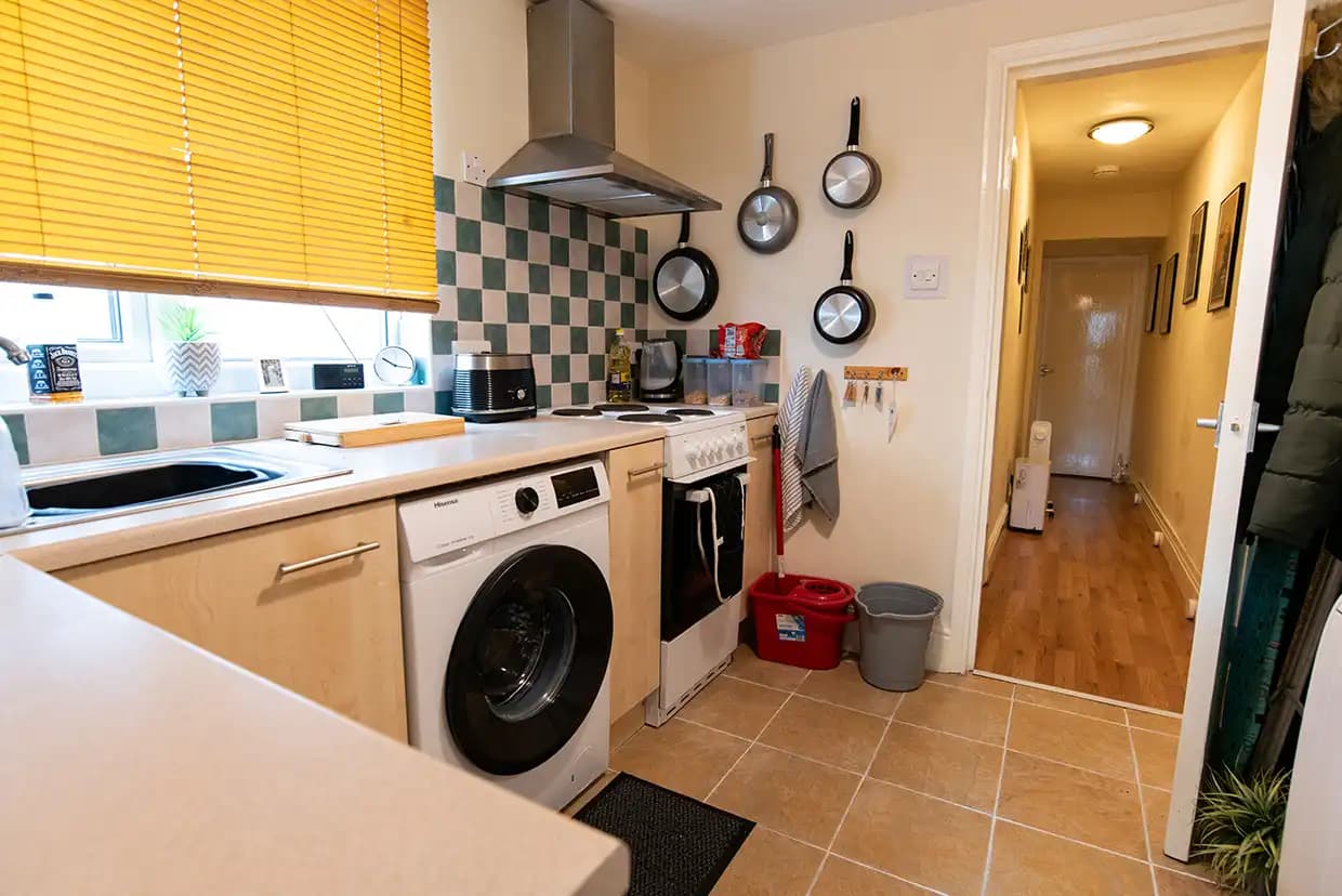 property photo 8 of 14