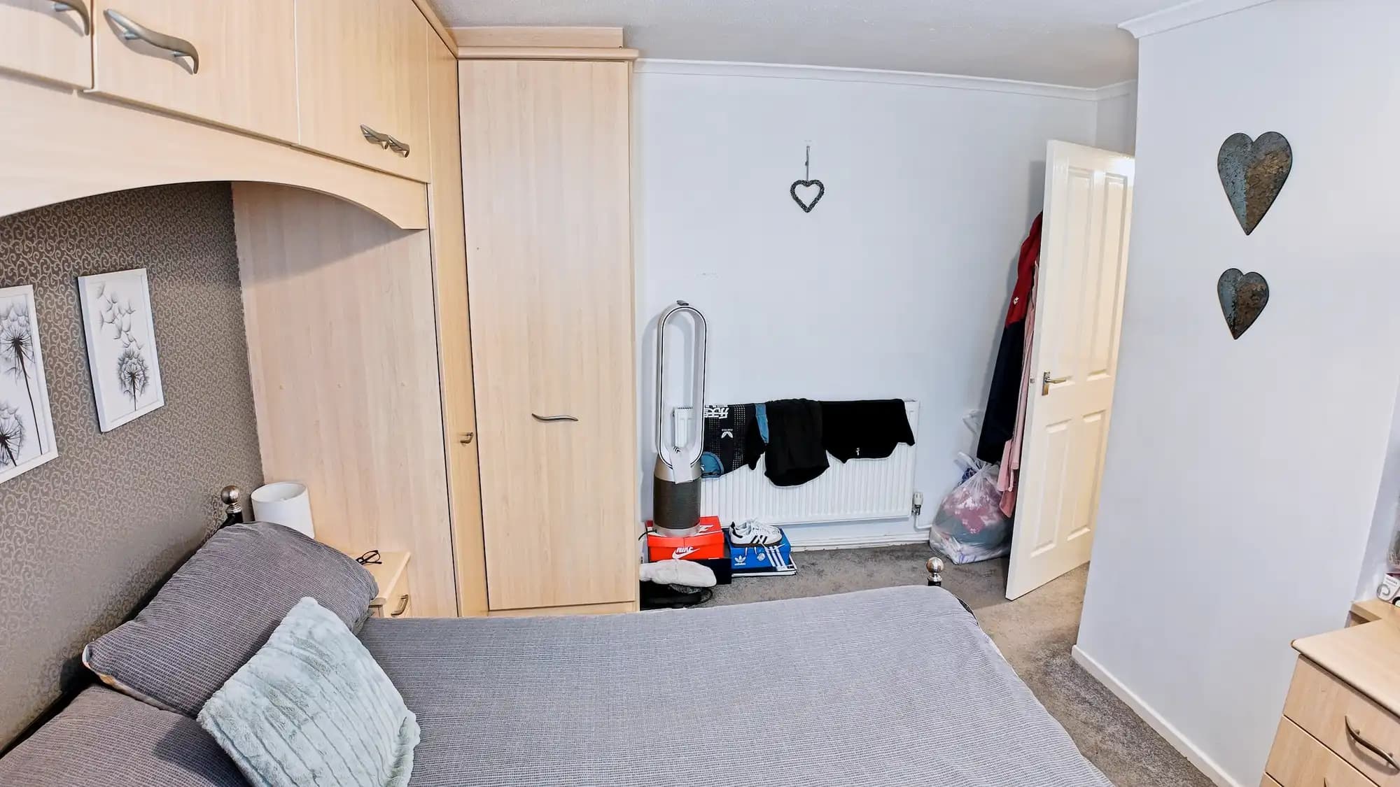 property photo 6 of 23