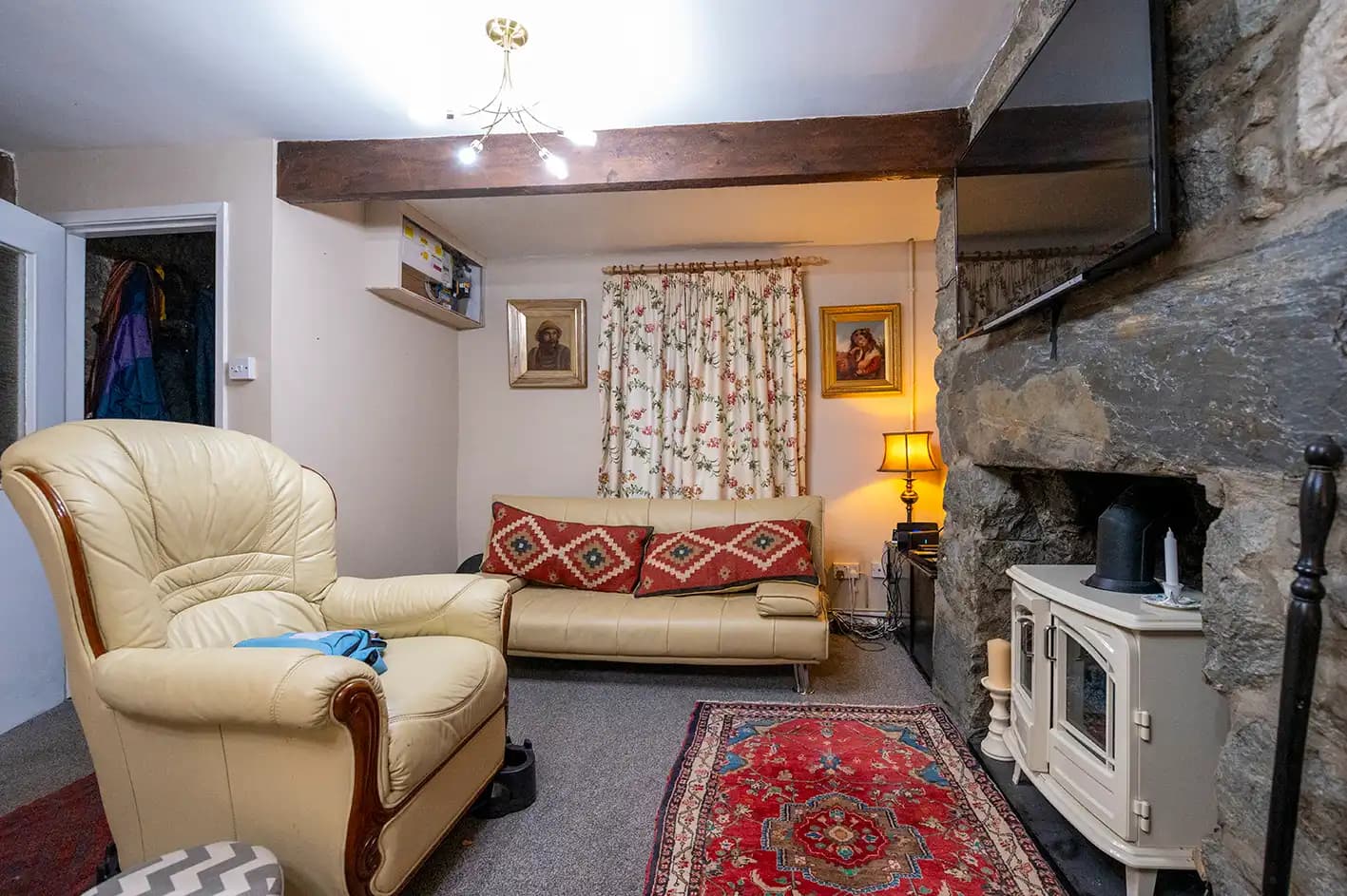 property photo 11 of 27
