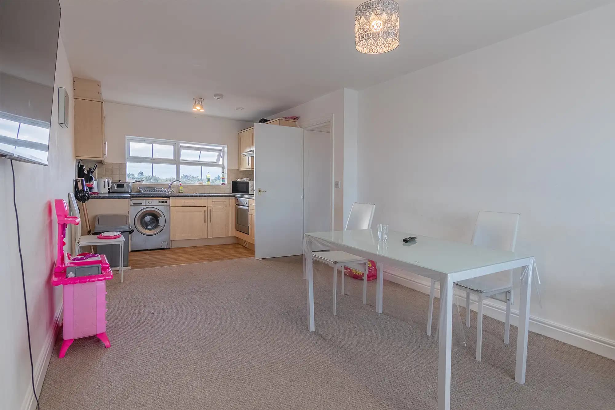 property photo 6 of 16
