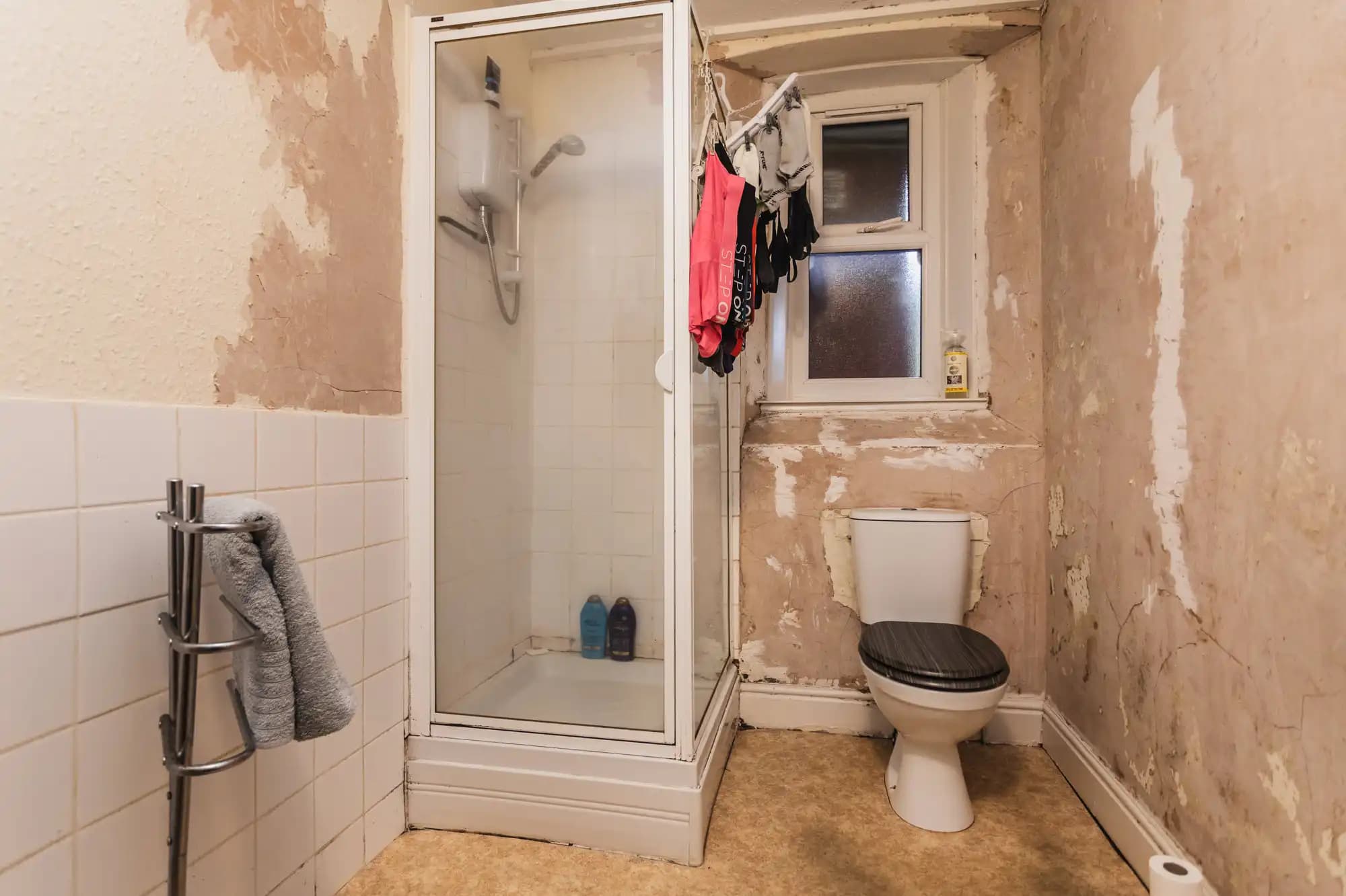 property photo 7 of 9