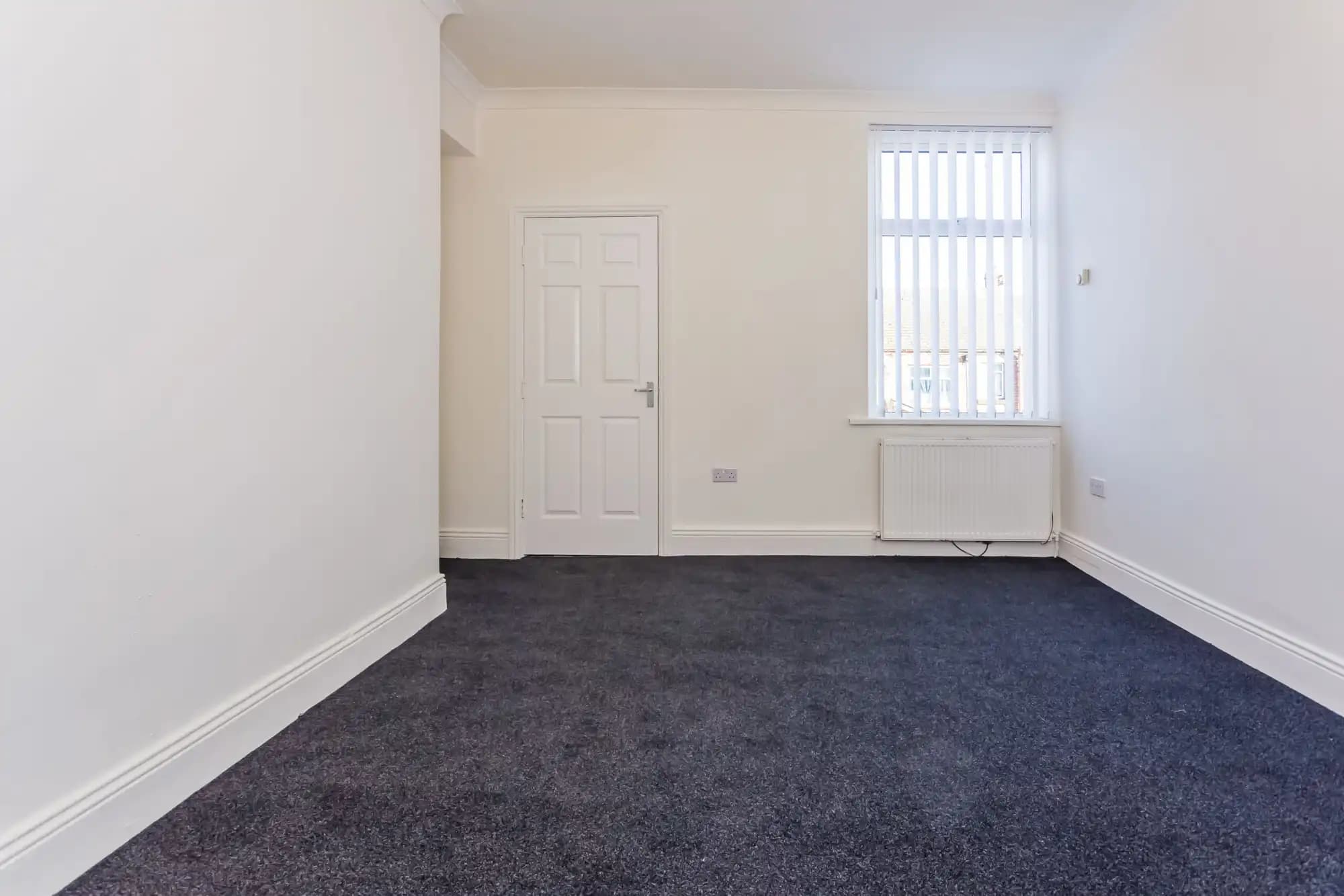 property photo 5 of 18