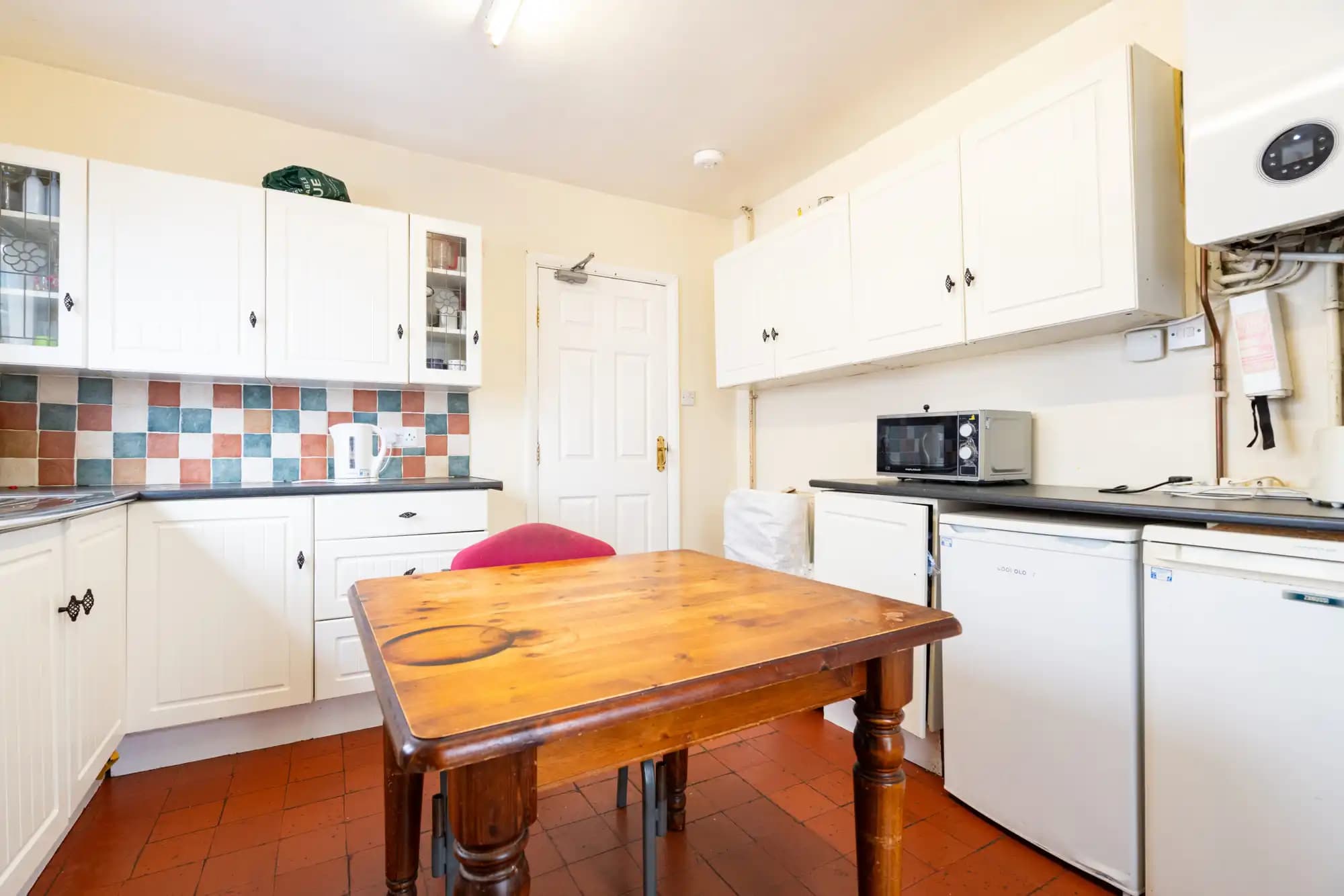 property photo 5 of 25