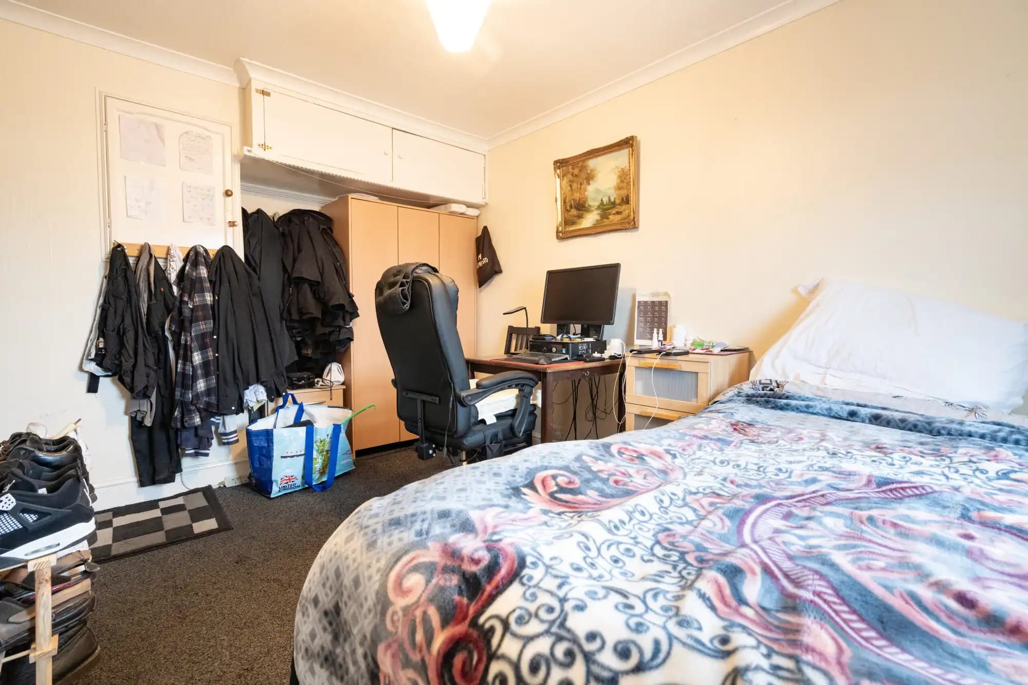 property photo 4 of 27