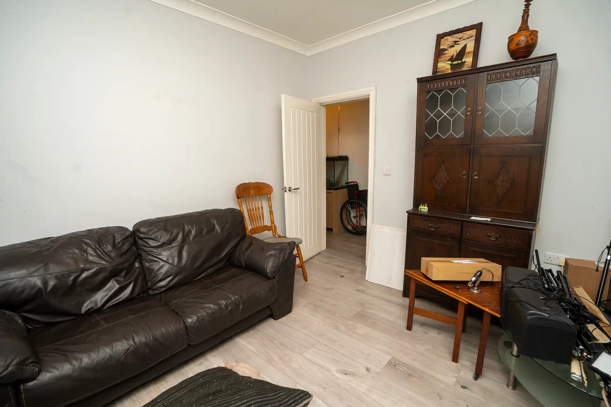 property photo 5 of 12