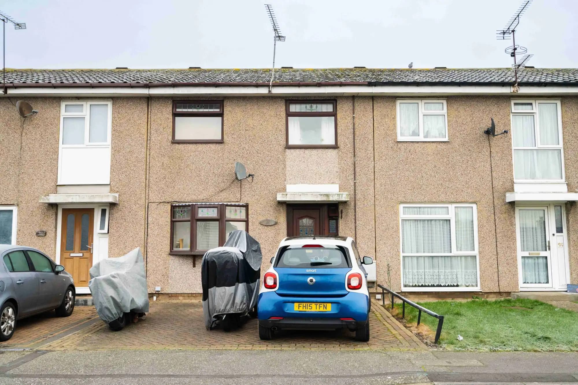 property photo 6 of 27